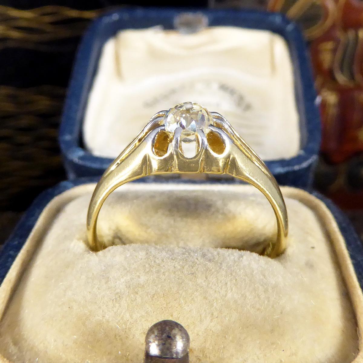 Antique Late Victorian Old Cushion Cut Diamond Ring in 18ct Gold &Plat For Sale 4