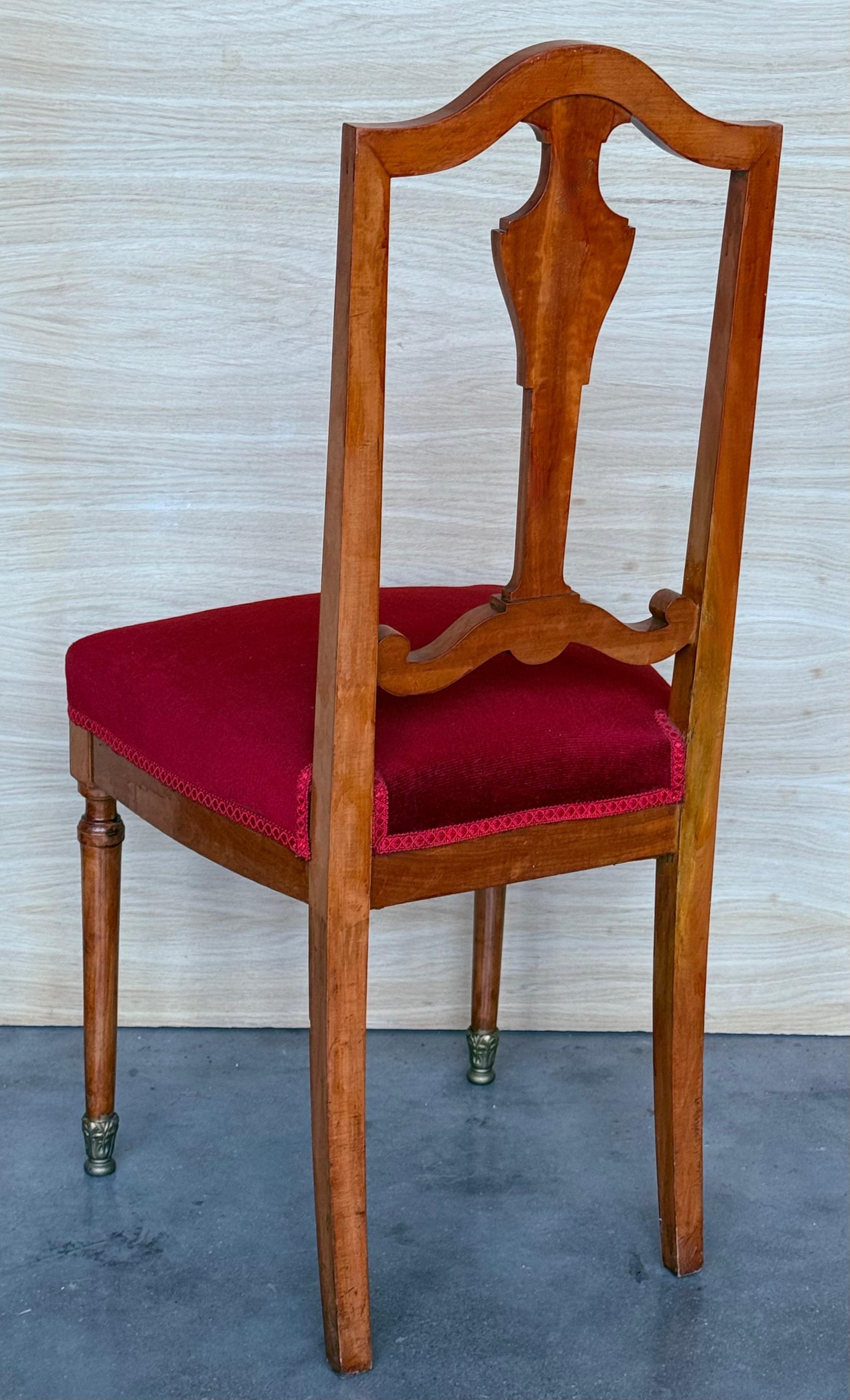 Quercia Antica sedia da pranzo tardo-vittoriana in Oak con schienale a scaletta e seduta in velluto rosso in vendita