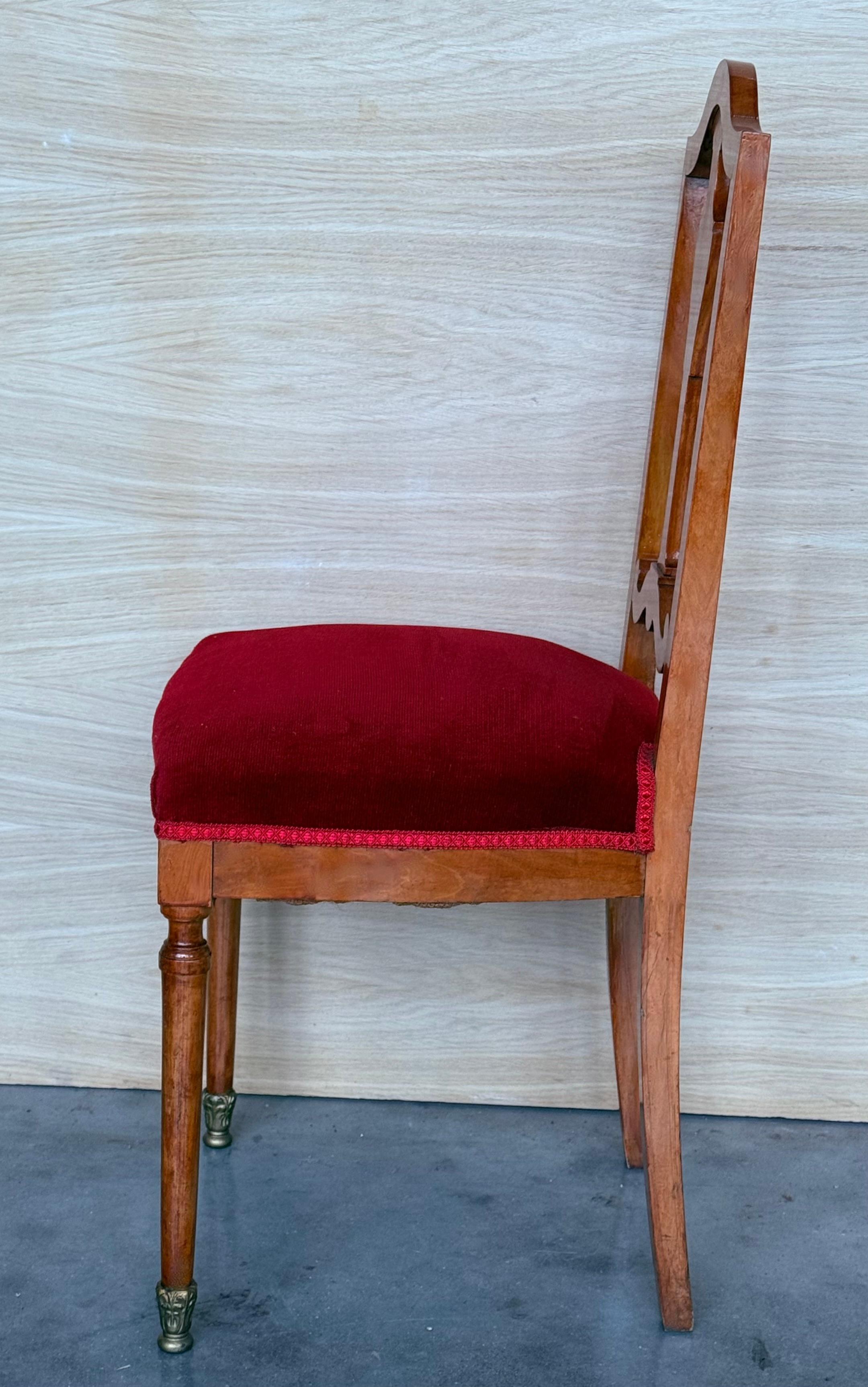 Antica sedia da pranzo tardo-vittoriana in Oak con schienale a scaletta e seduta in velluto rosso in vendita 2