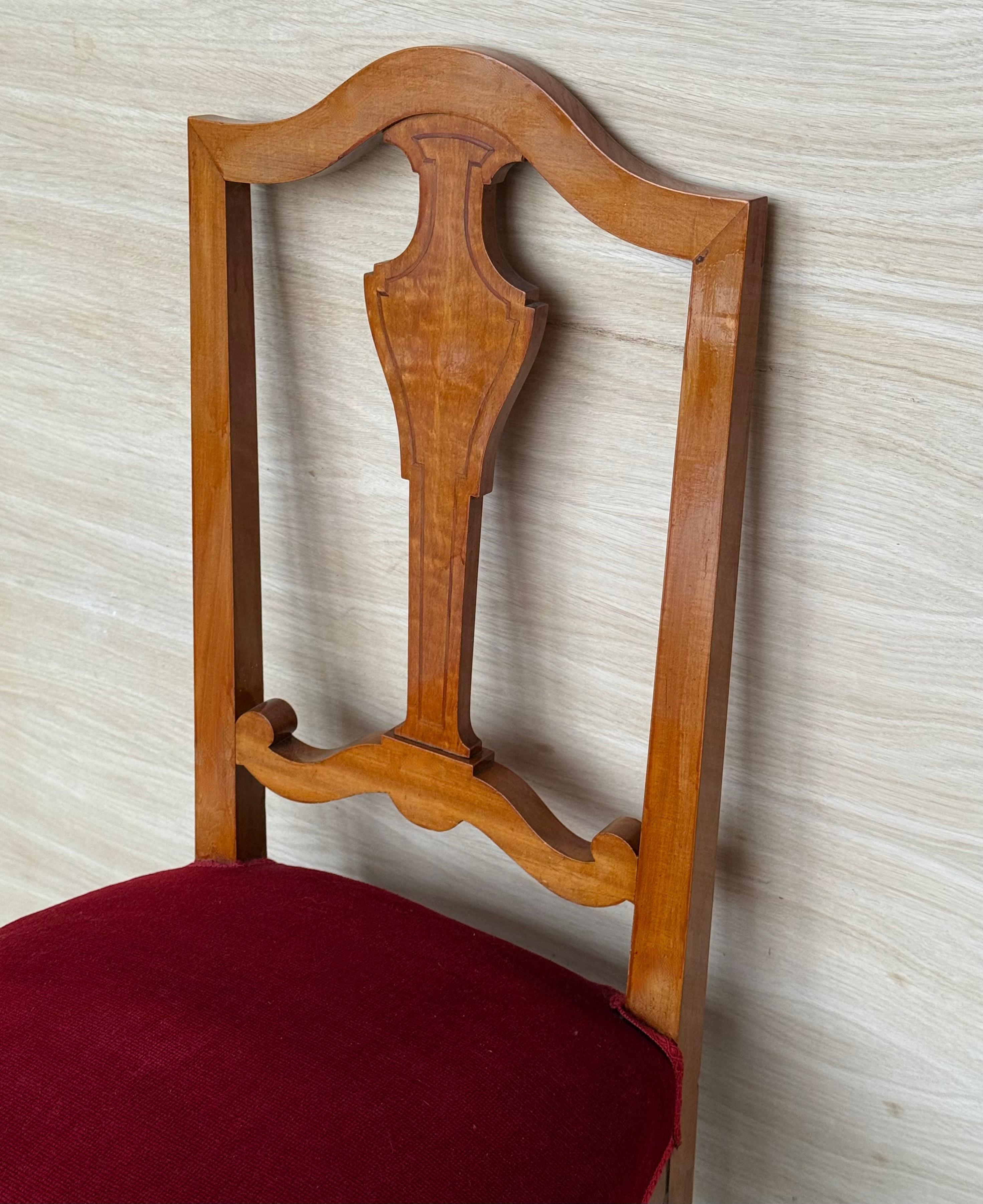 Antica sedia da pranzo tardo-vittoriana in Oak con schienale a scaletta e seduta in velluto rosso in vendita 3