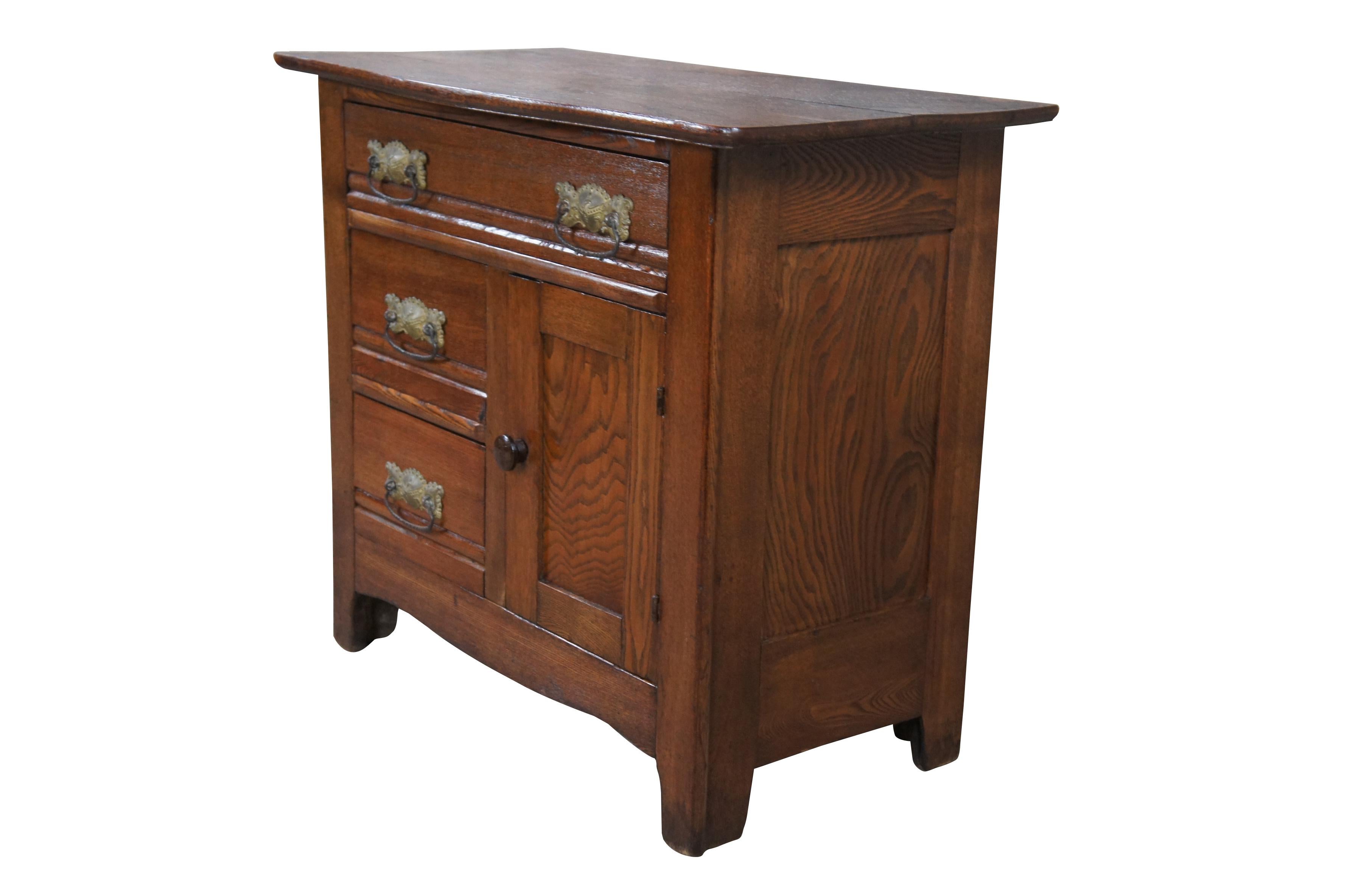 Antique Late Victorian Oak Washstand Cabinet Chest Dresser Nightstand Table In Fair Condition For Sale In Dayton, OH