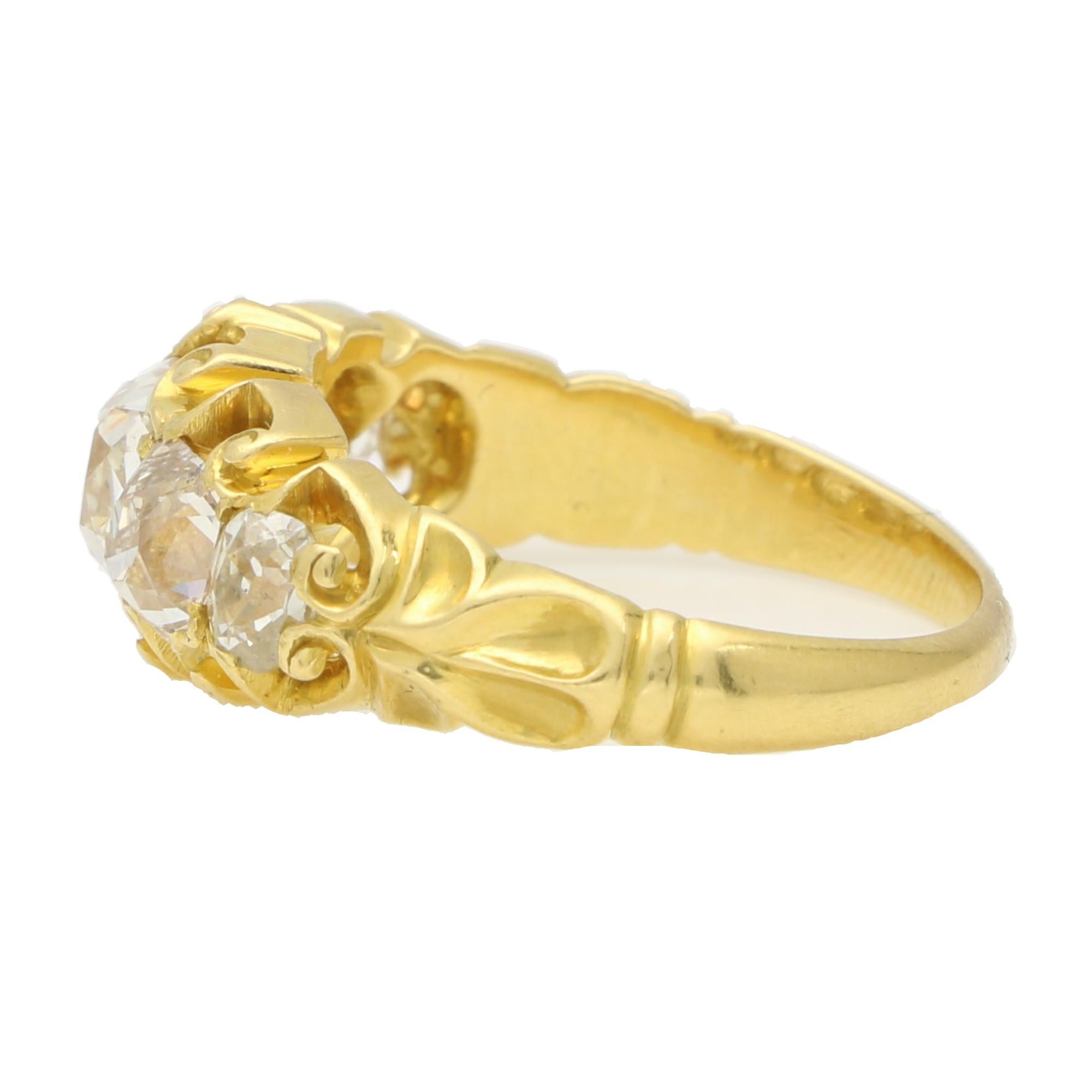Antique Late Victorian Old Cushion Cut Diamond Five Stone Ring in 18k Gold In Excellent Condition For Sale In London, GB