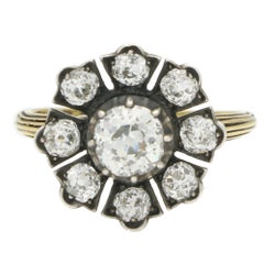 Antiguo Anillo de Diamantes Calados Florales de Tallado Antiguo de la Época Victoriana Tardía