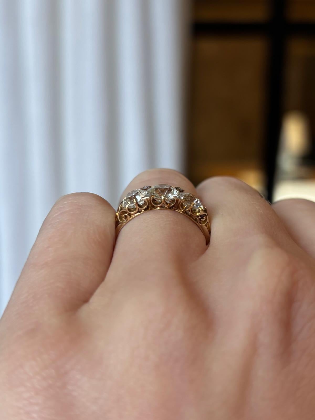 Antique Late Victorian Old Cut Diamond Three Stone Ring in 18k Yellow Gold For Sale 4