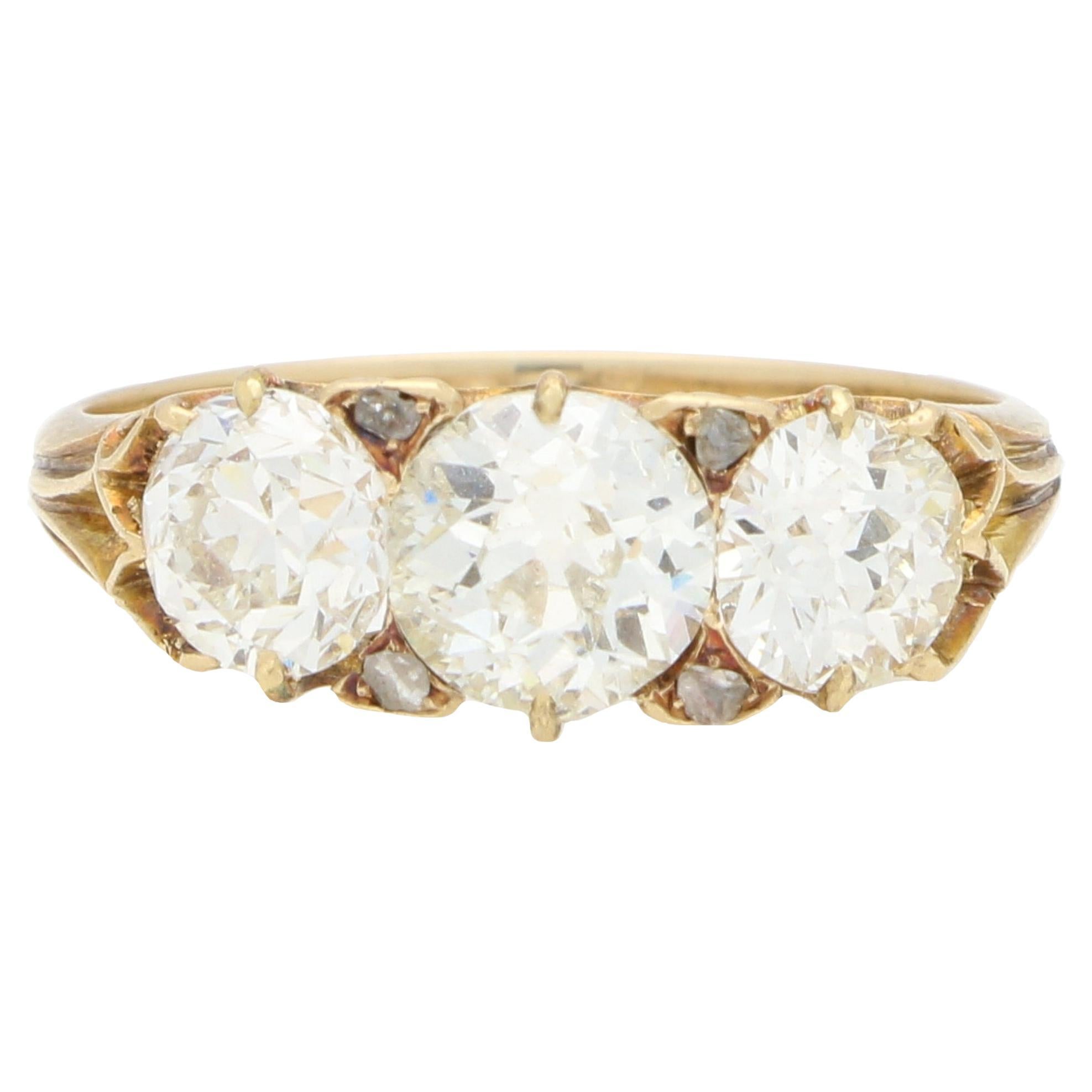 Antique Late Victorian Old Cut Diamond Three Stone Ring in 18k Yellow Gold