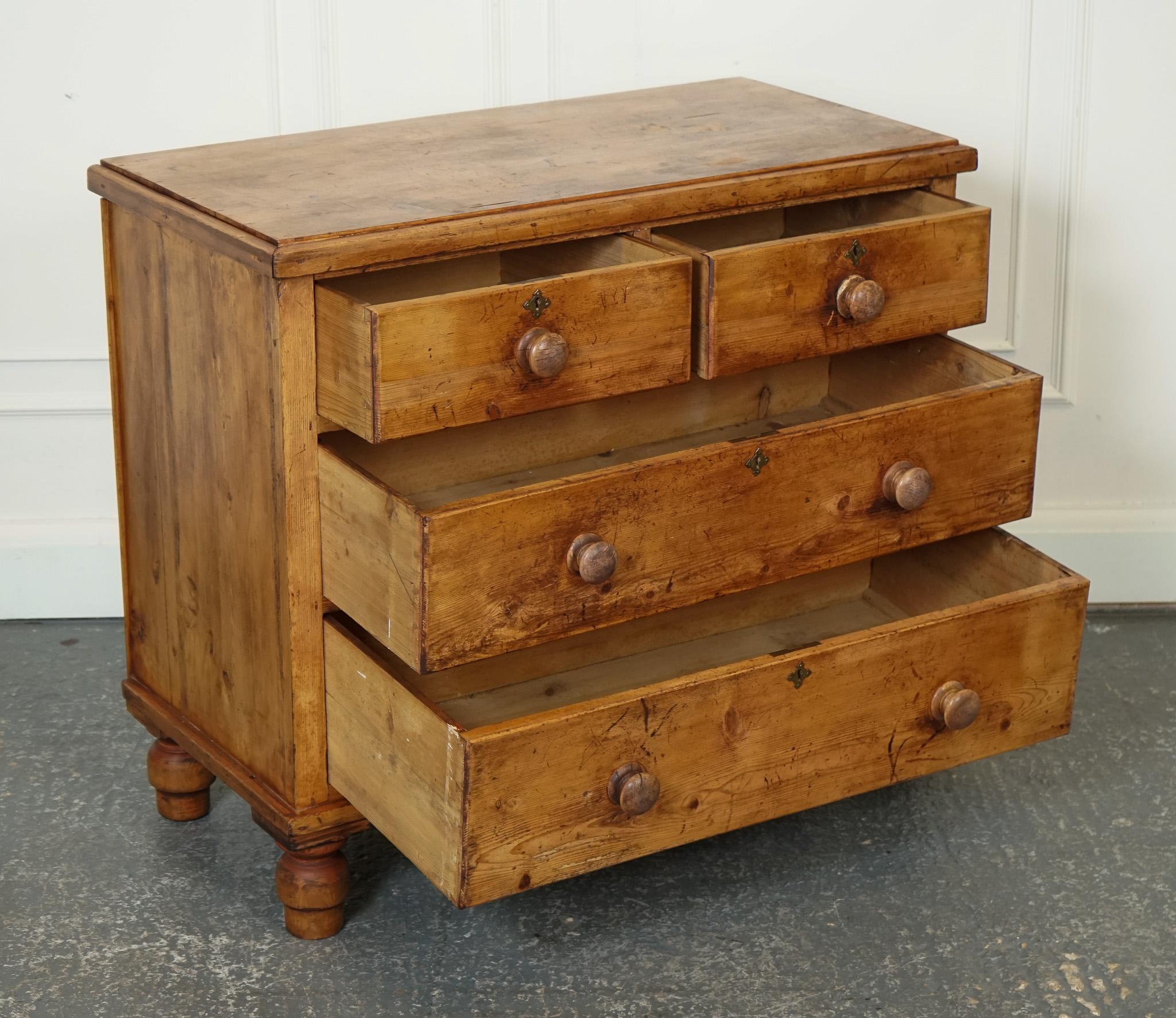 British ANTIQUE LATE VICTORIAN PINE CHEST OF DRAWERS WITH ORIGiNAL TURNED WOODEN HANDLES