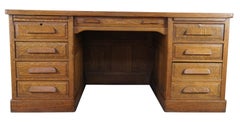 Antique Late Victorian Quartersawn Oak Executive Kneehole Library Writing Desk