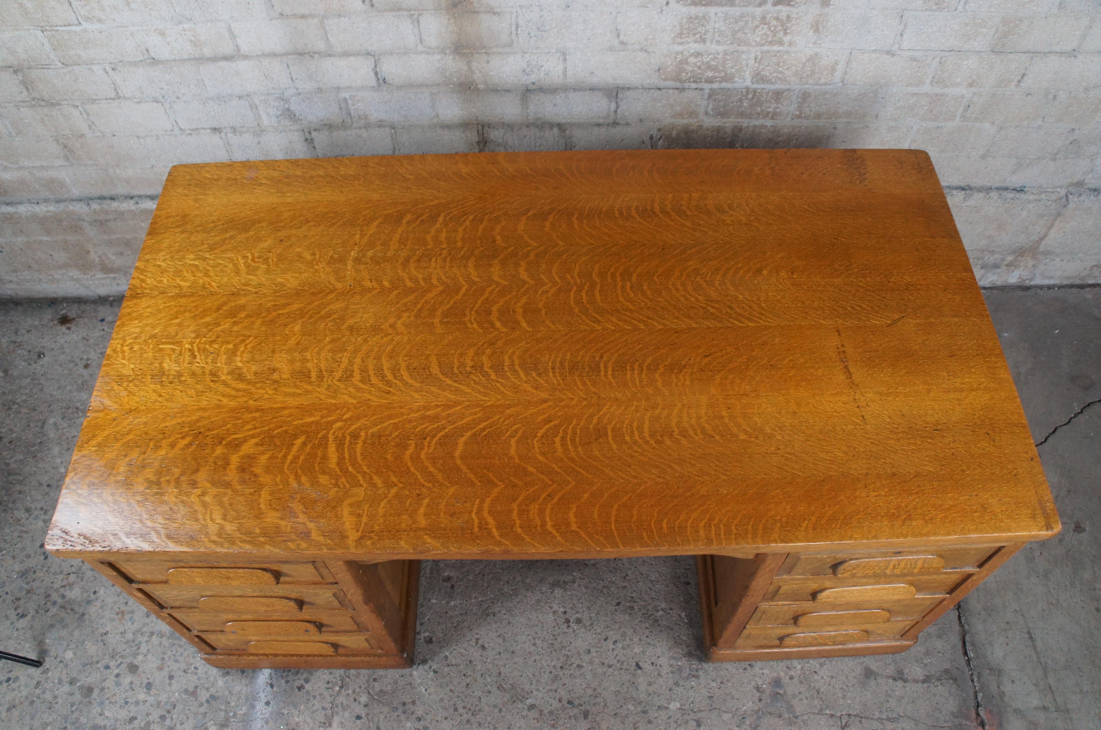 19th Century Antique Late Victorian Quartersawn Oak Executive Kneehole Library Writing Desk