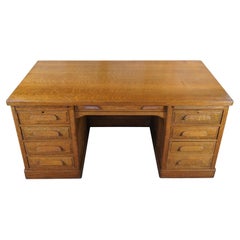 Antique Late Victorian Quartersawn Oak Executive Kneehole Library Writing Desk