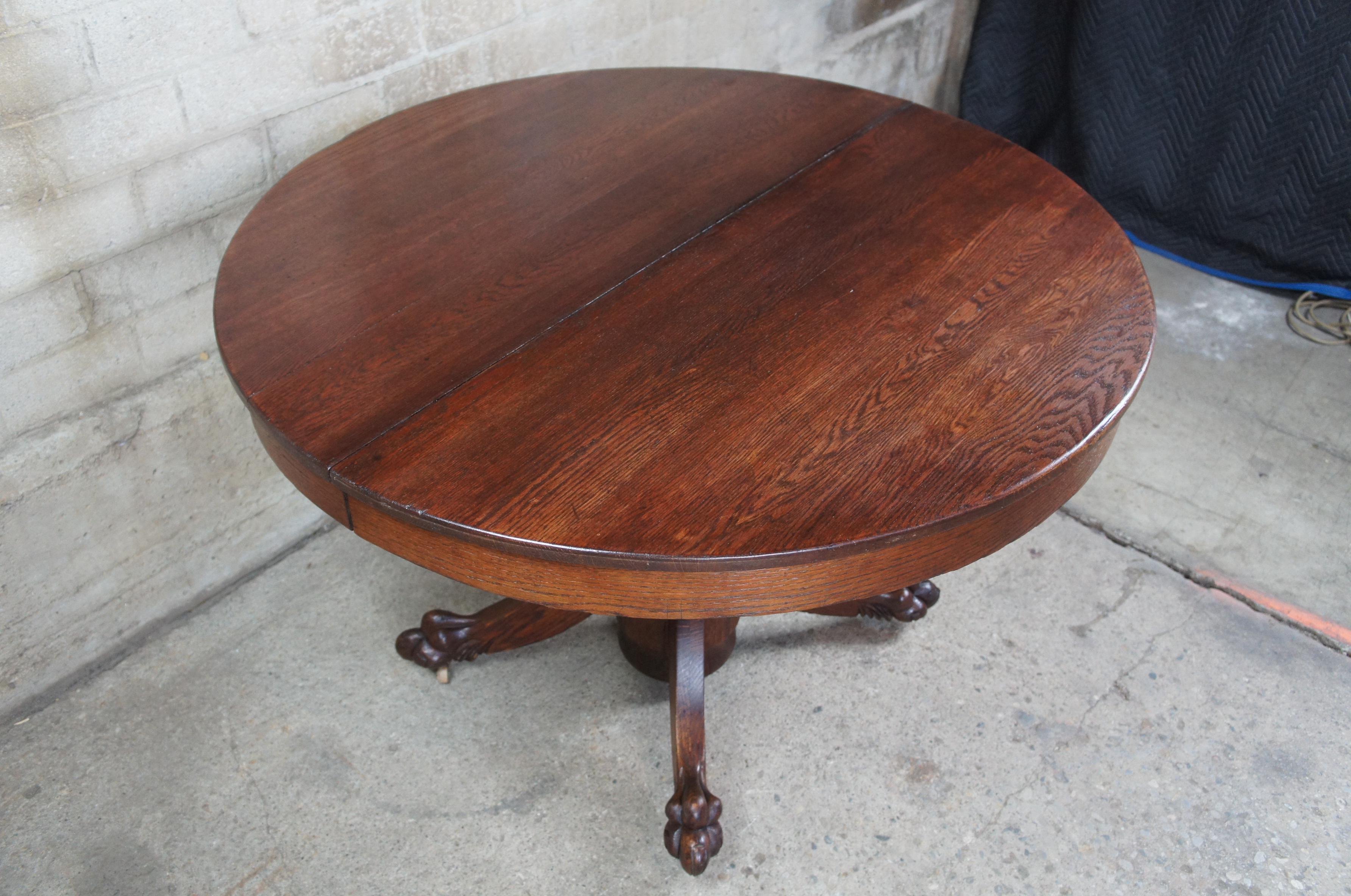 20th Century Antique Late Victorian Round Oak Claw Foot Pedestal Dining Table