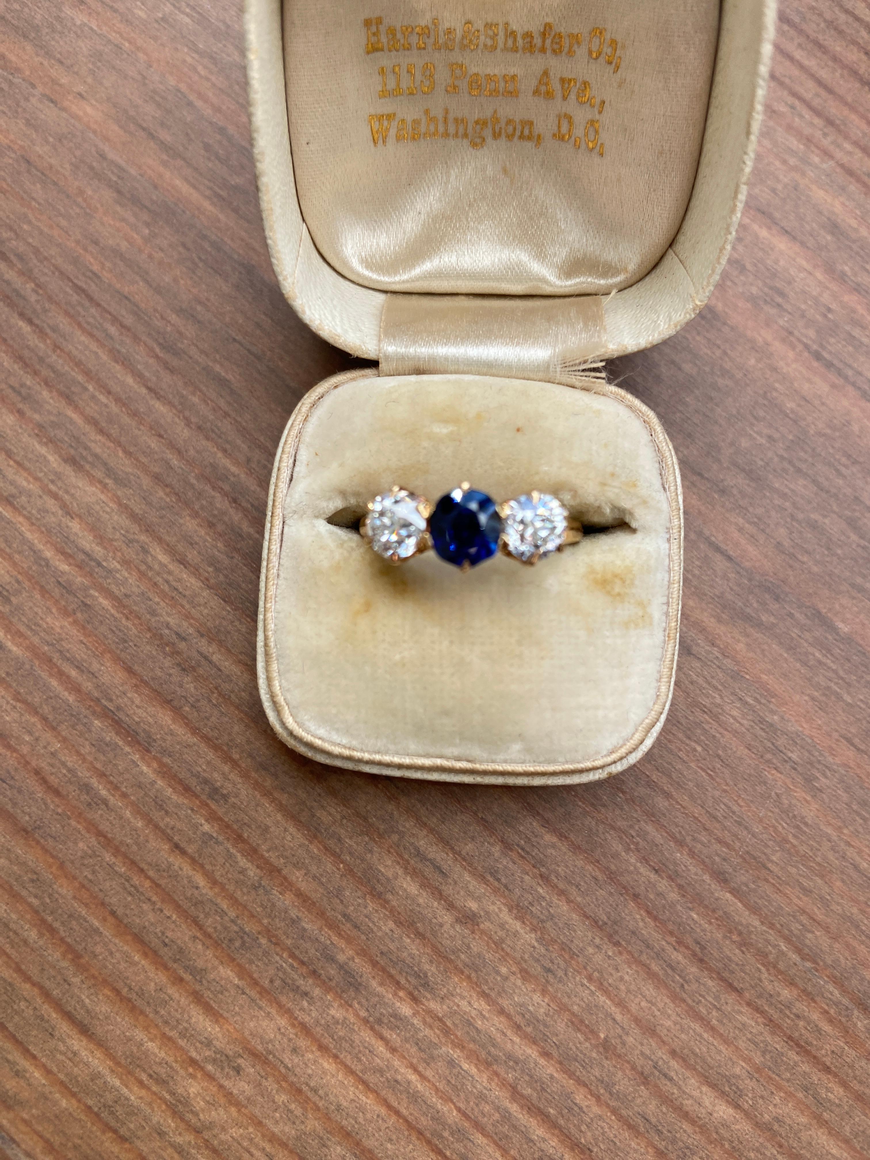 Antique Late Victorian Sapphire and Diamond 14 Karat Yellow Gold Statement Ring For Sale 5