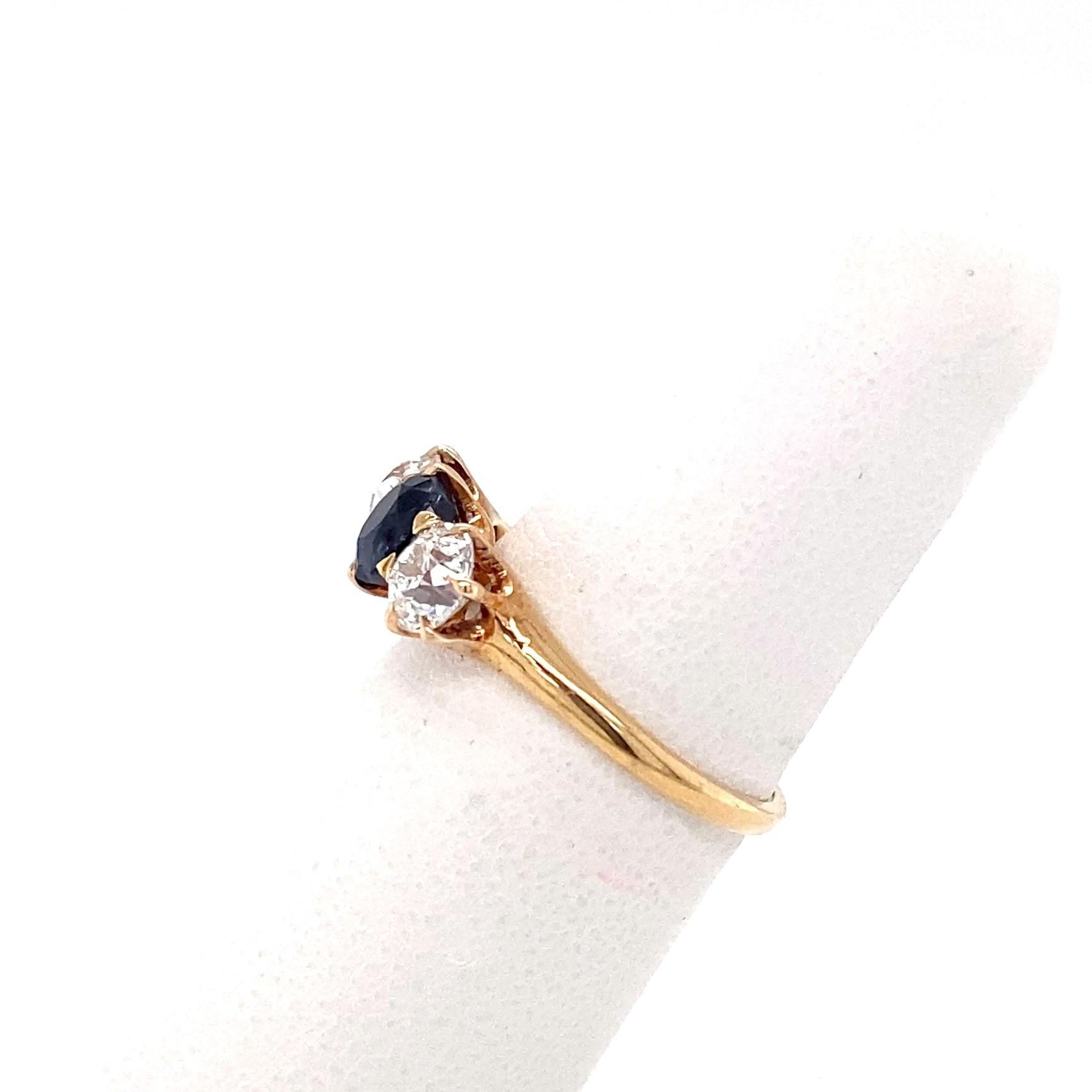 Antique Late Victorian Sapphire and Diamond 14 Karat Yellow Gold Statement Ring For Sale 1