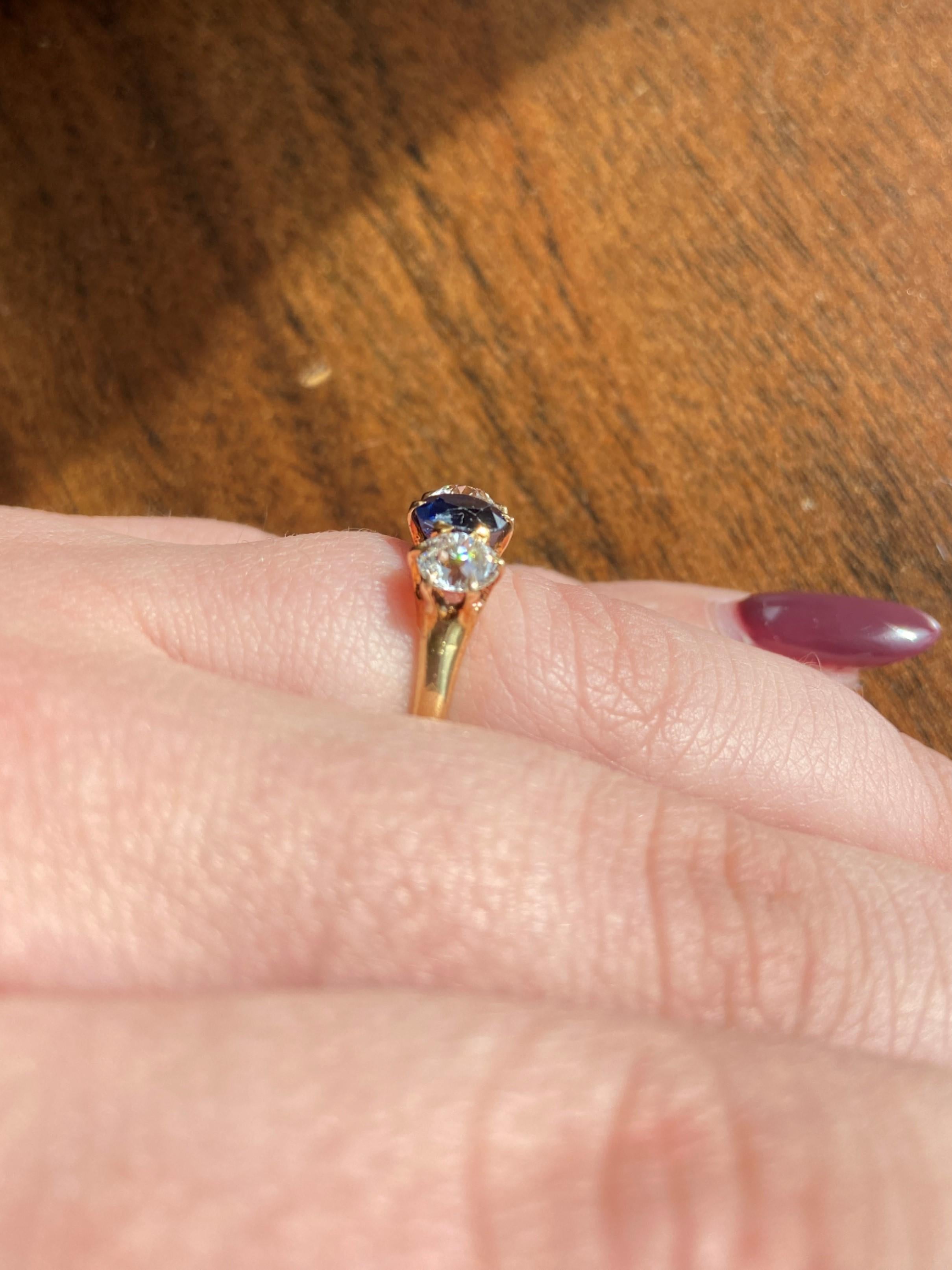 Antique Late Victorian Sapphire and Diamond 14 Karat Yellow Gold Statement Ring For Sale 2