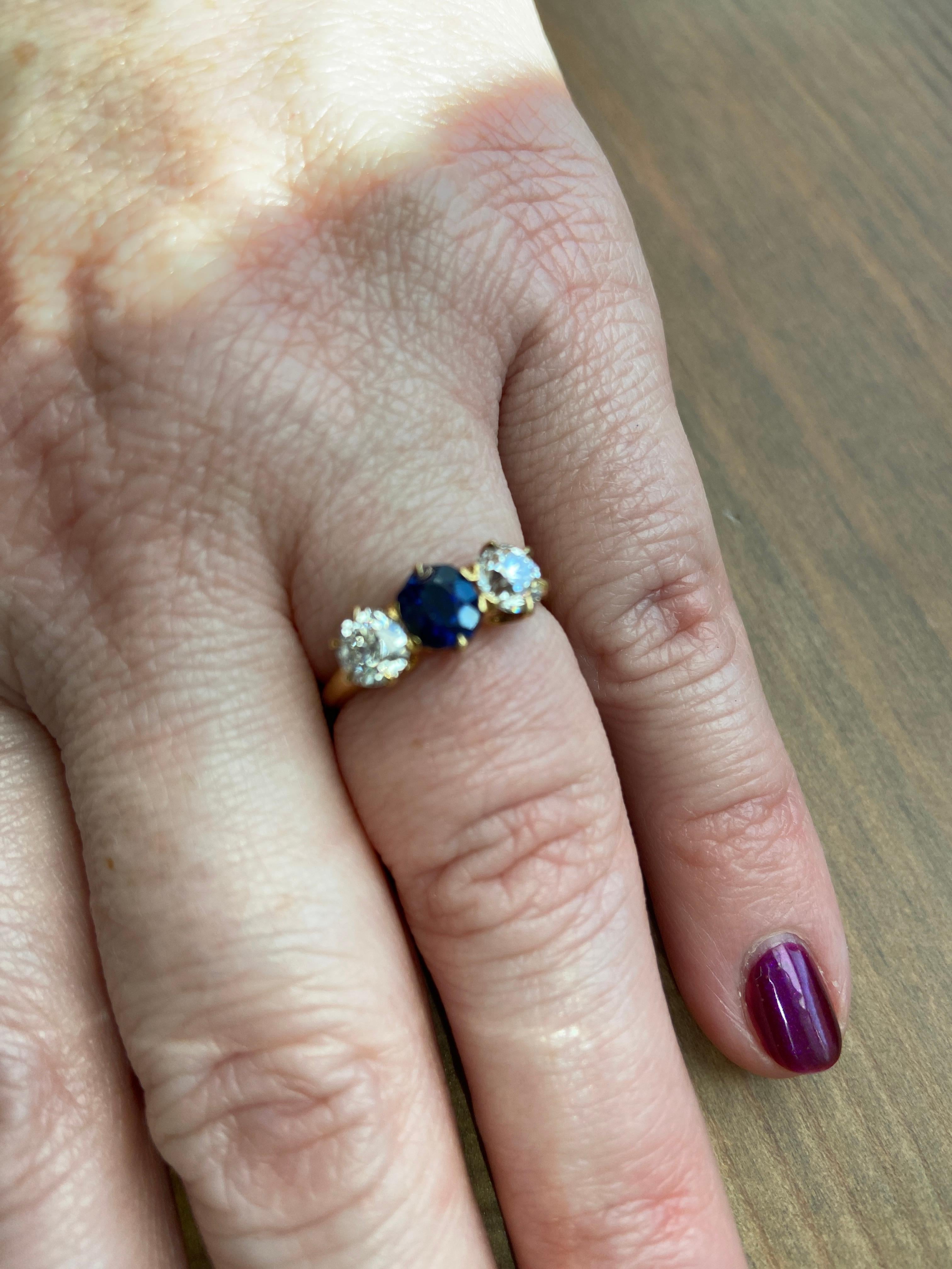 Antique Late Victorian Sapphire and Diamond 14 Karat Yellow Gold Statement Ring For Sale 3