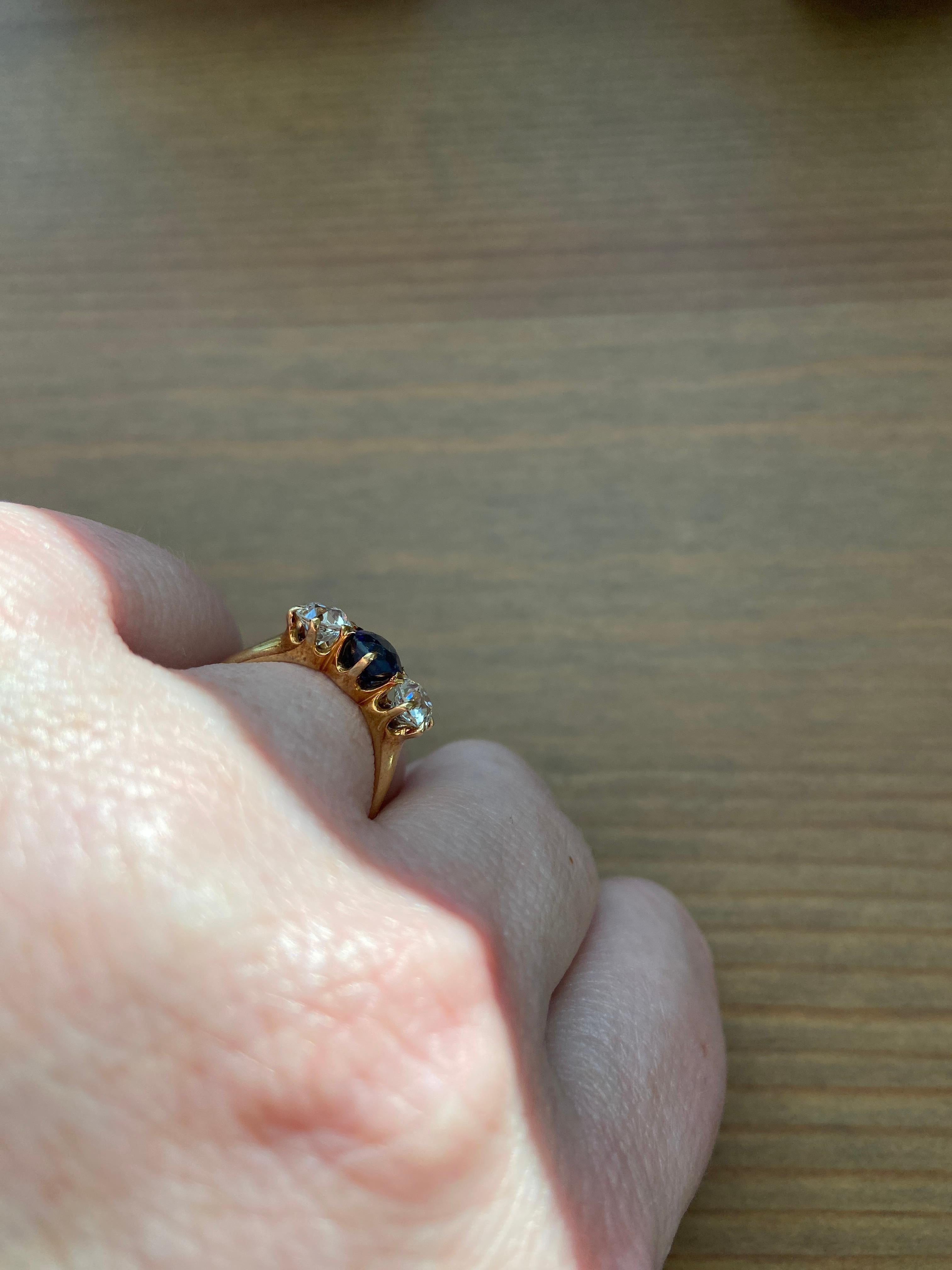 Antique Late Victorian Sapphire and Diamond 14 Karat Yellow Gold Statement Ring For Sale 4
