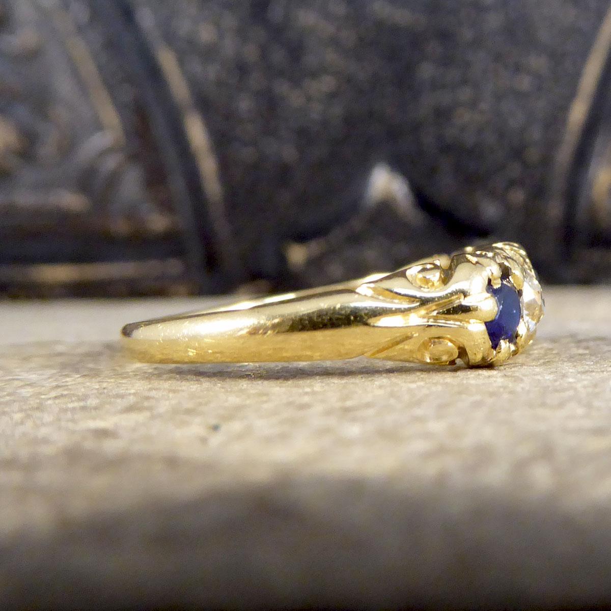 Round Cut Antique Late Victorian Sapphire and Diamond Five Stone Ring in 18ct Yellow Gold For Sale