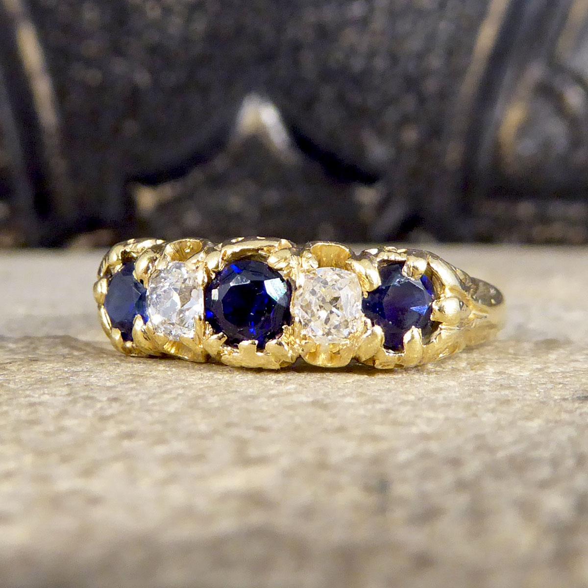 Women's or Men's Antique Late Victorian Sapphire and Diamond Five Stone Ring in 18ct Yellow Gold For Sale