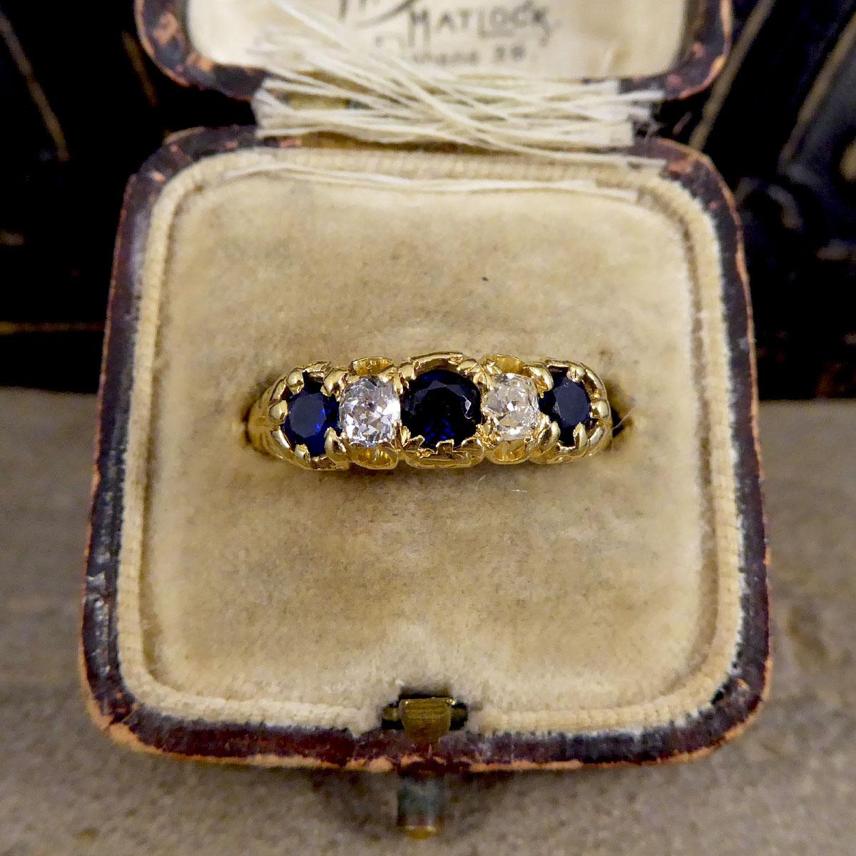 Antique Late Victorian Sapphire and Diamond Five Stone Ring in 18ct Yellow Gold For Sale 3