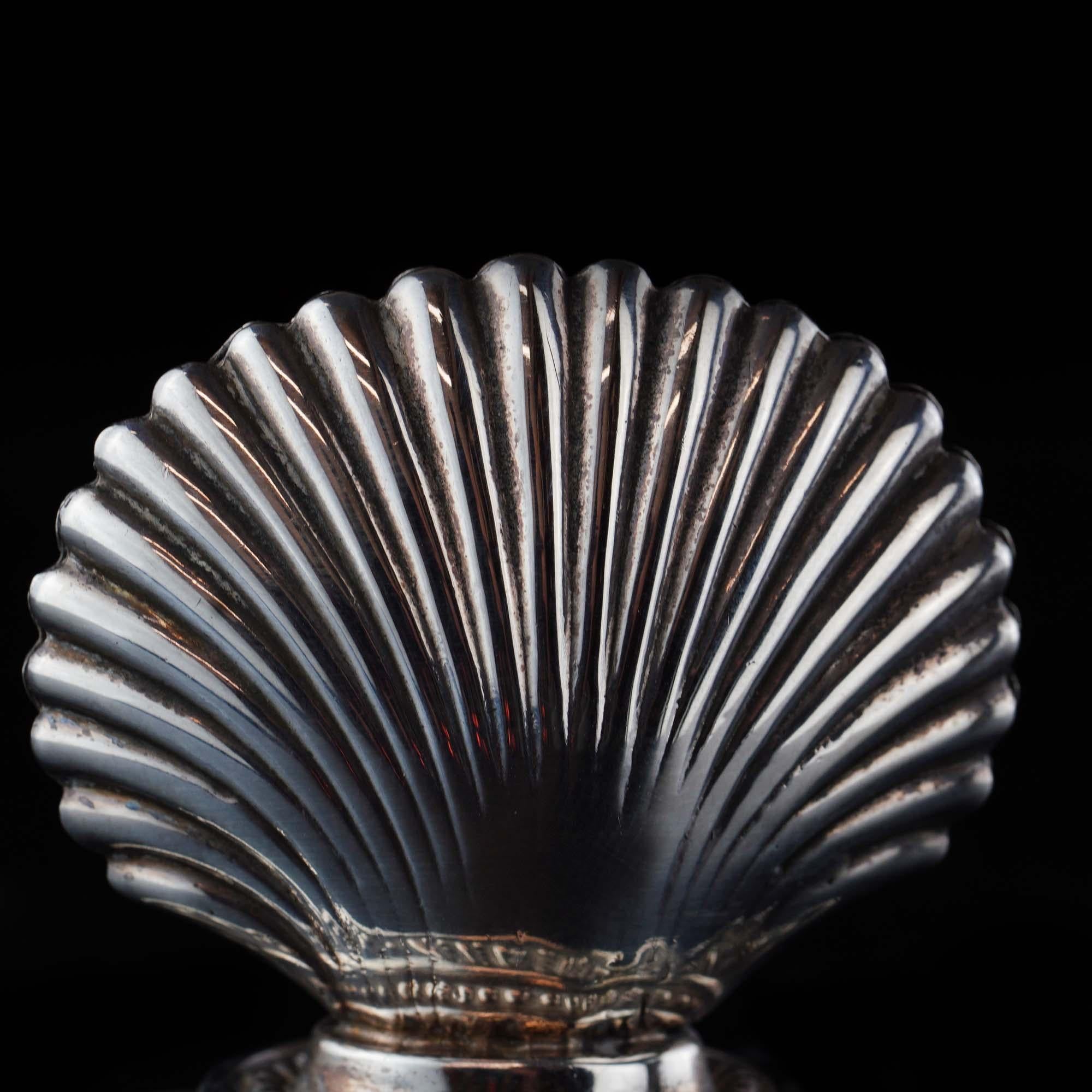 British Antique Late Victorian Sterling Silver Small Oyster Shell Menu Holders For Sale