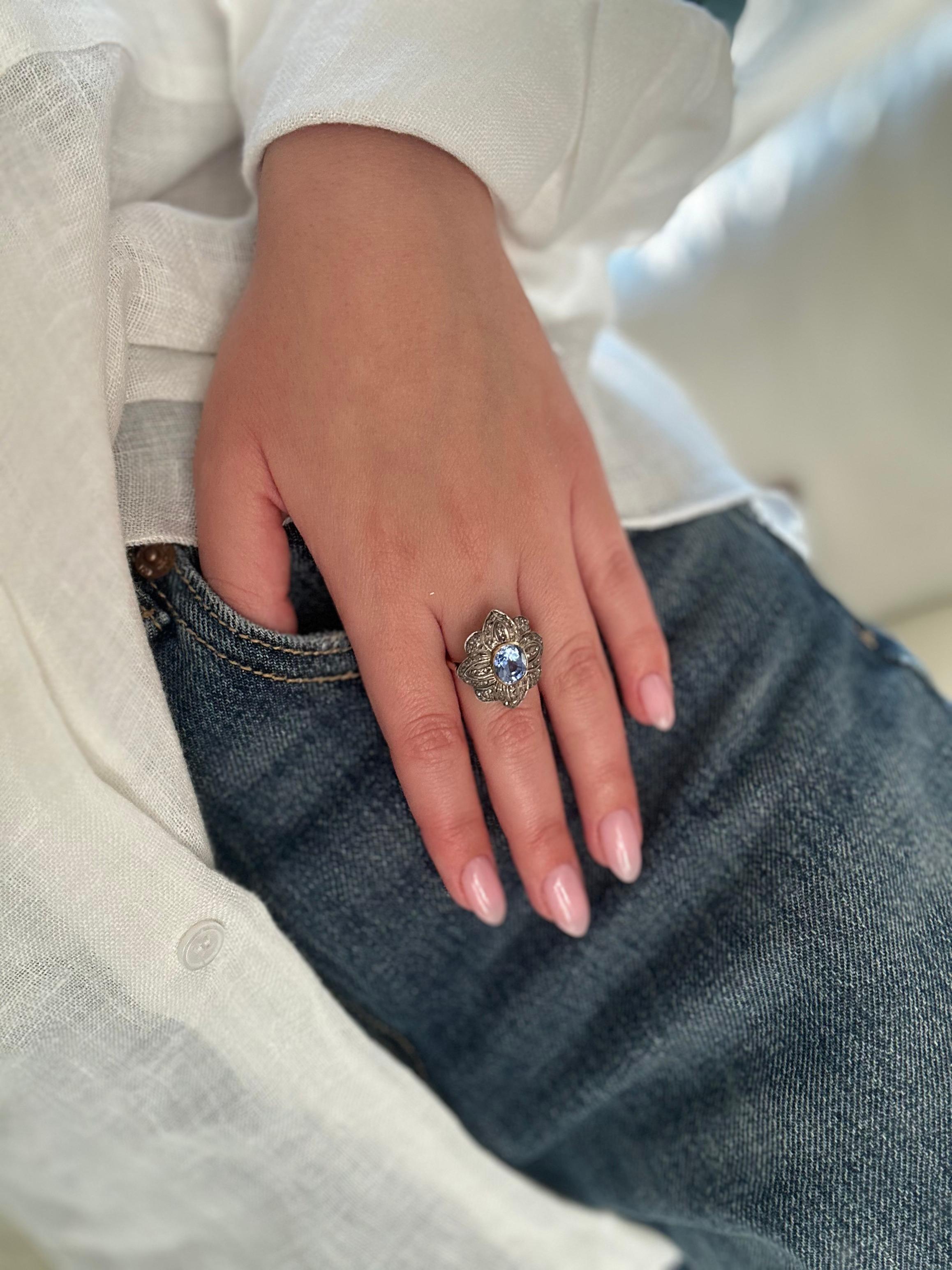 Vittoriano Anello antico tardo-vittoriano non riscaldato con zaffiro di Ceylon e diamante taglio rosa da 3,50 carati in vendita