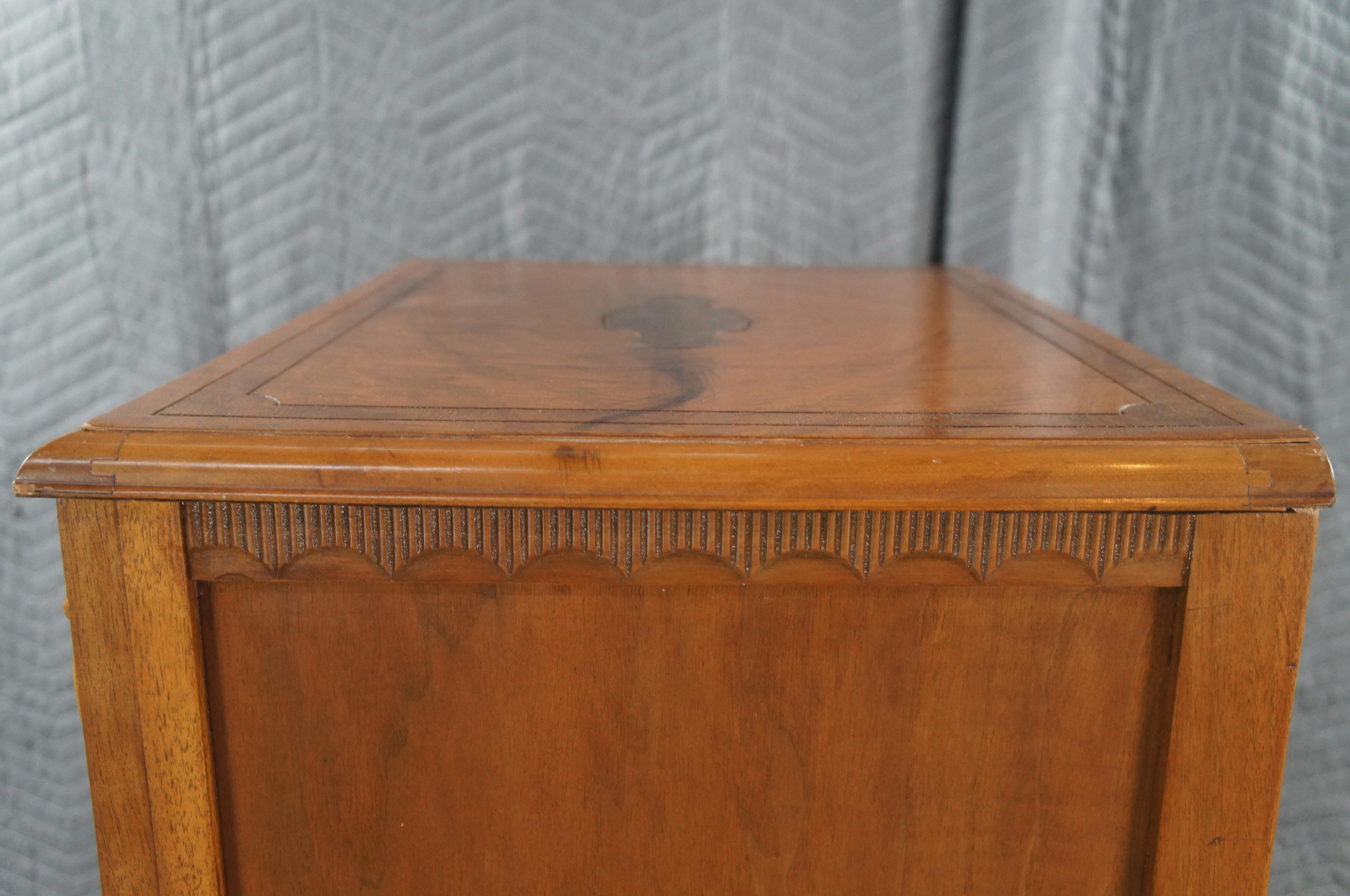 Ancienne console de musique en ronce de noyer de la fin de l'époque victorienne, meuble pour phonographe, support de disque en vente 5