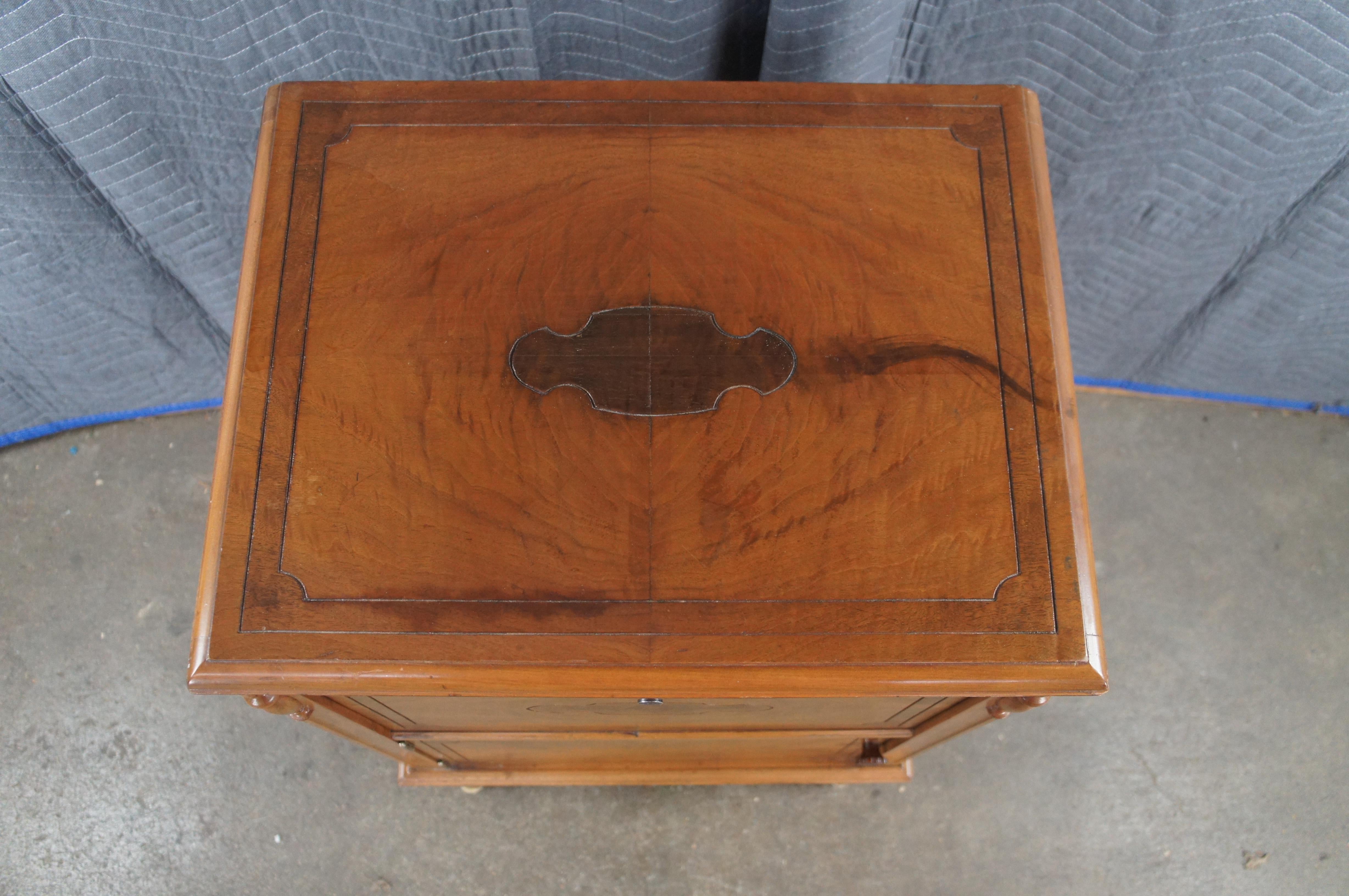 Ancienne console de musique en ronce de noyer de la fin de l'époque victorienne, meuble pour phonographe, support de disque Bon état - En vente à Dayton, OH