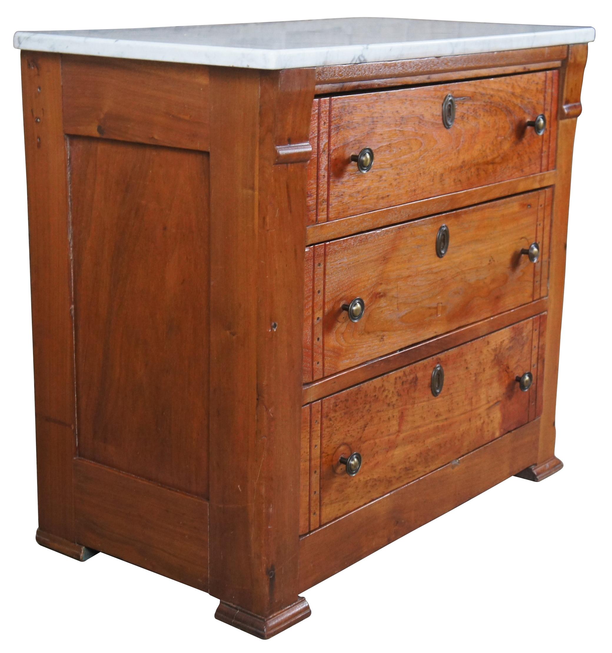 Antique Late Victorian Walnut Marble Top Washstand 3 Drawer Chest Nightstand In Good Condition In Dayton, OH