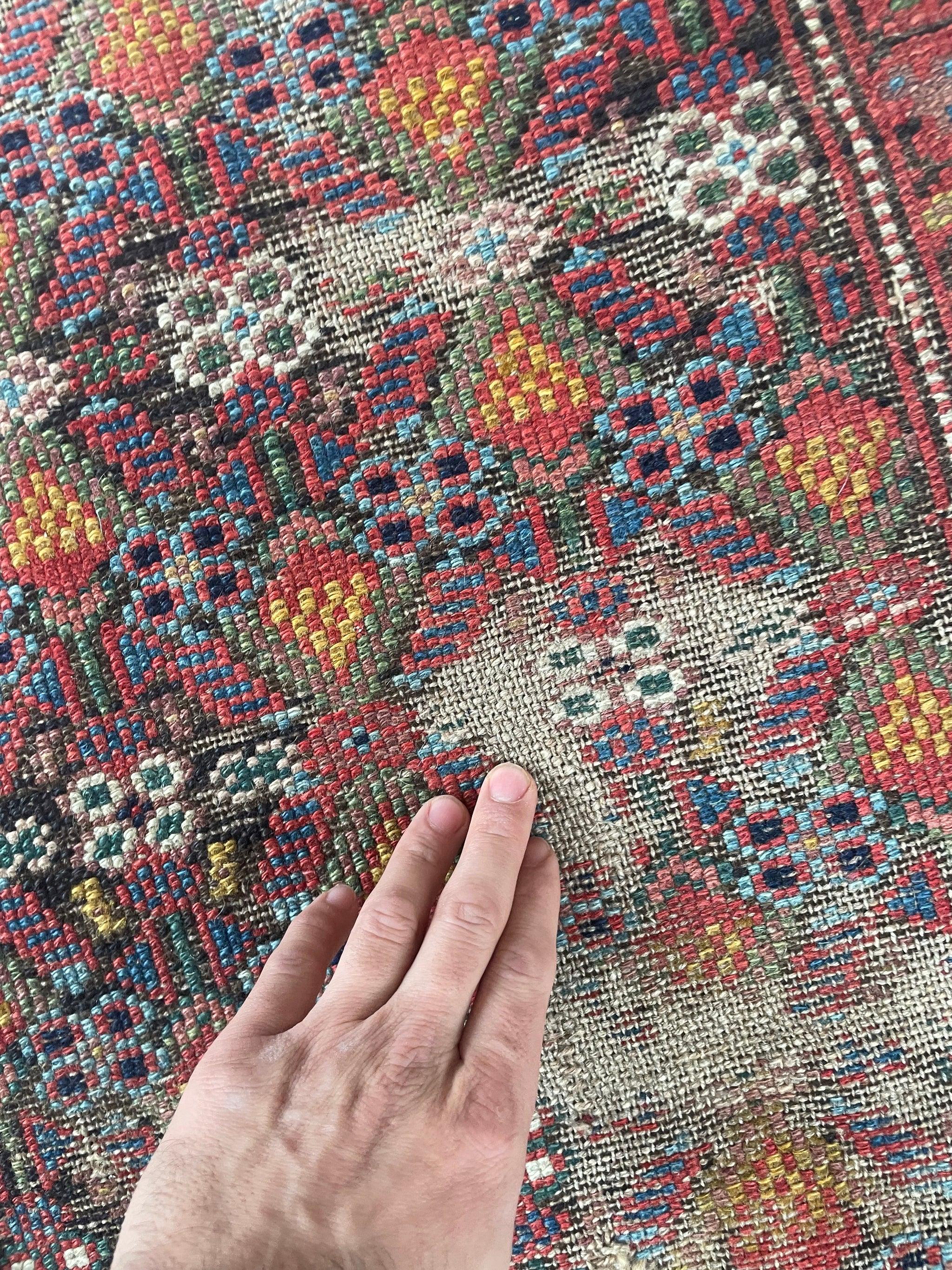 Alfombra antigua de diseño reticular con increíbles verdes, c. 1930 en Bueno Estado en Milwaukee, WI