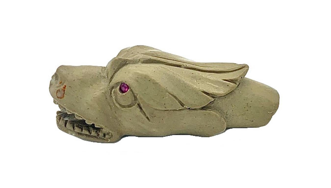 Souvenir du Grand Tour de Vesuvio sculpté en lave représentant une tête de dragon de chien, Italie Bon état - En vente à Munich, Bavaria