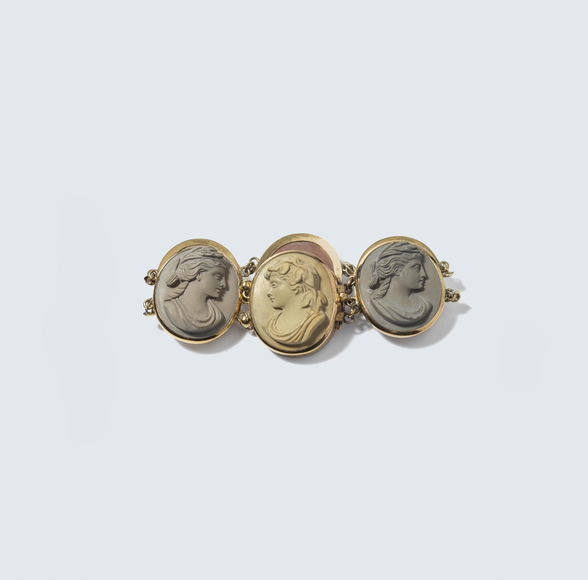 Antikes Lavastein-Armband, 19. im Angebot 9