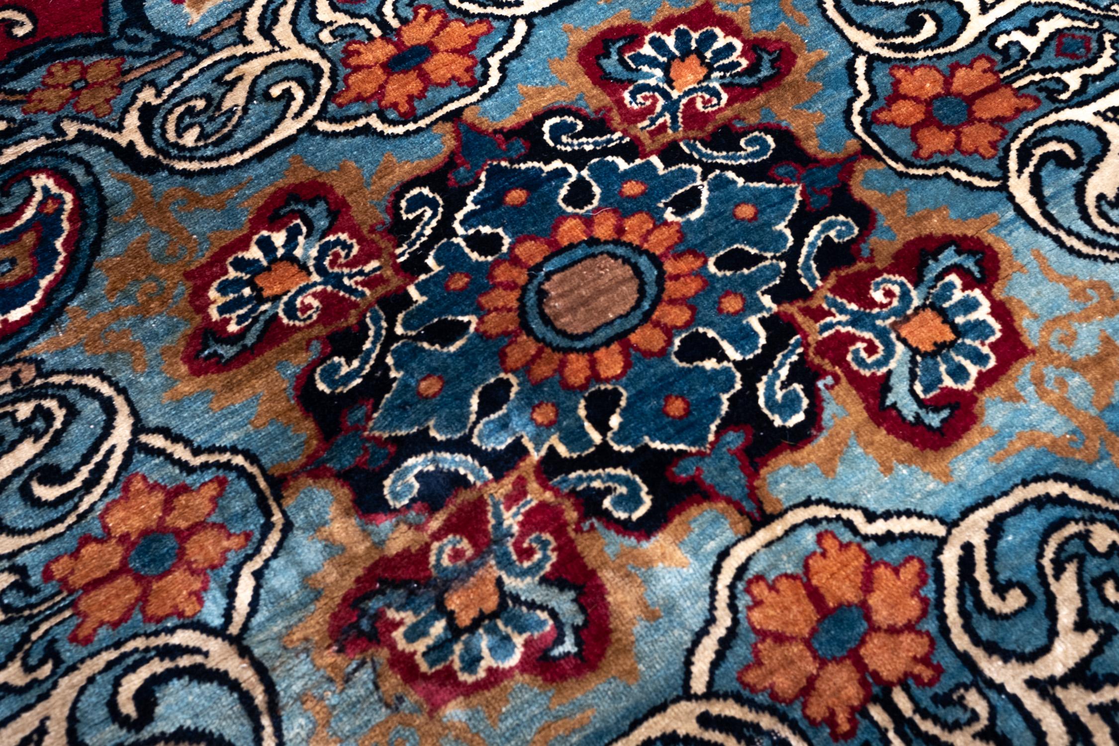 Antique Lavar Kerman Old Medallion Rug Hand Knotted Kirman Persian Carpet In Fair Condition For Sale In Tokyo, JP