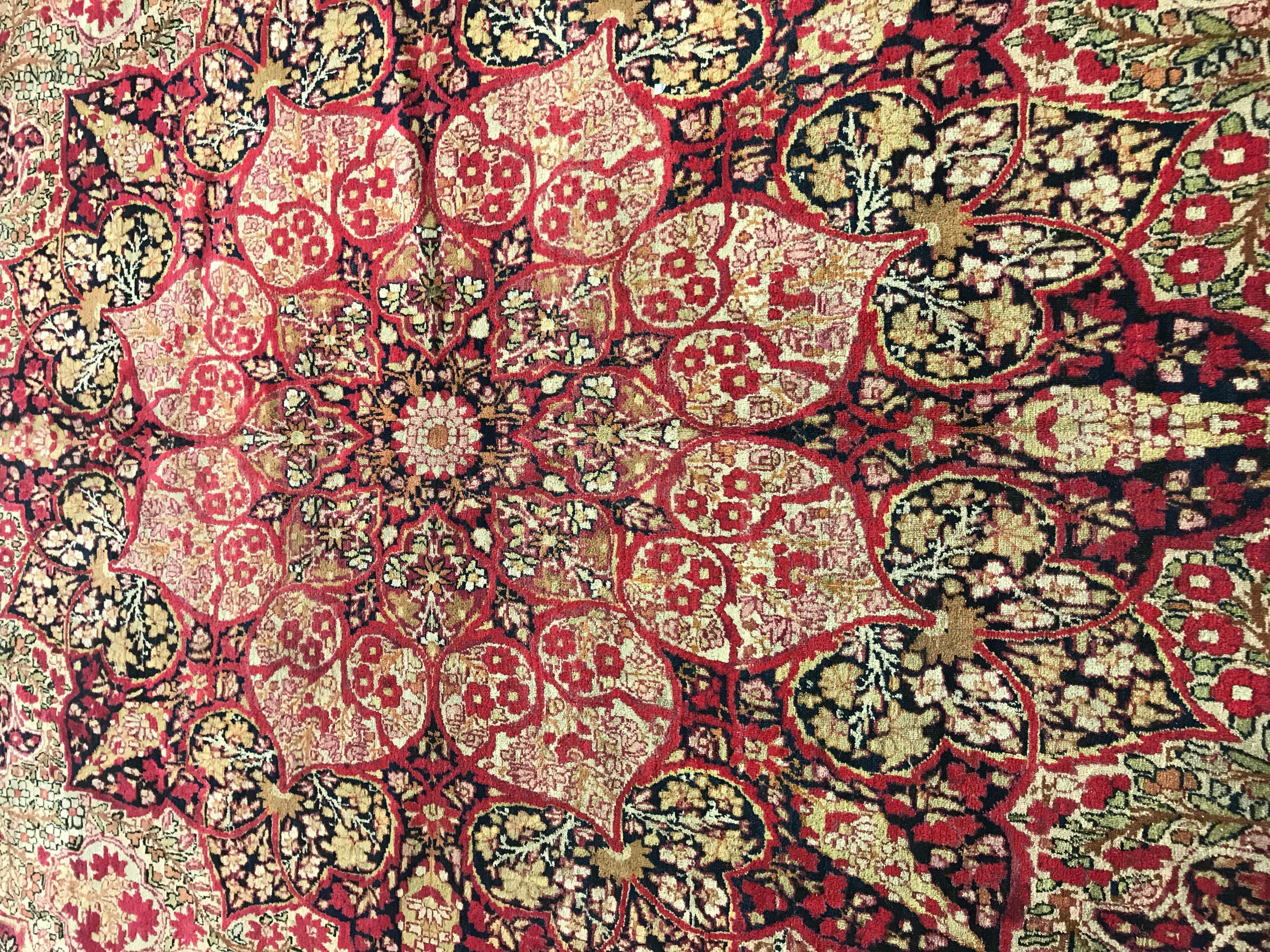 Antiker antiker Lavar Kerman Persischer Teppich (19. Jahrhundert) im Angebot