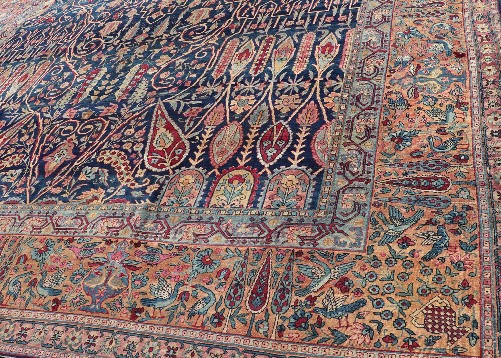 Tapis persan ancien Lavar Kerman avec un motif floral sur un champ bleu en vente 5