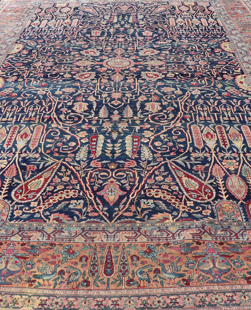 Tapis persan ancien Lavar Kerman avec un motif floral sur un champ bleu en vente 6