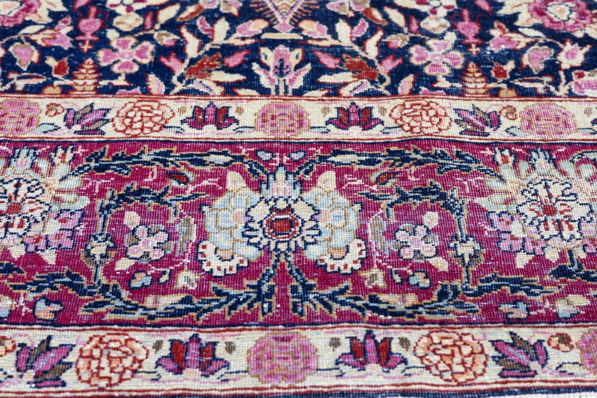 Antiker Lavar Kerman-Teppich 4'6'' x 6'7'' (Handgeknüpft) im Angebot