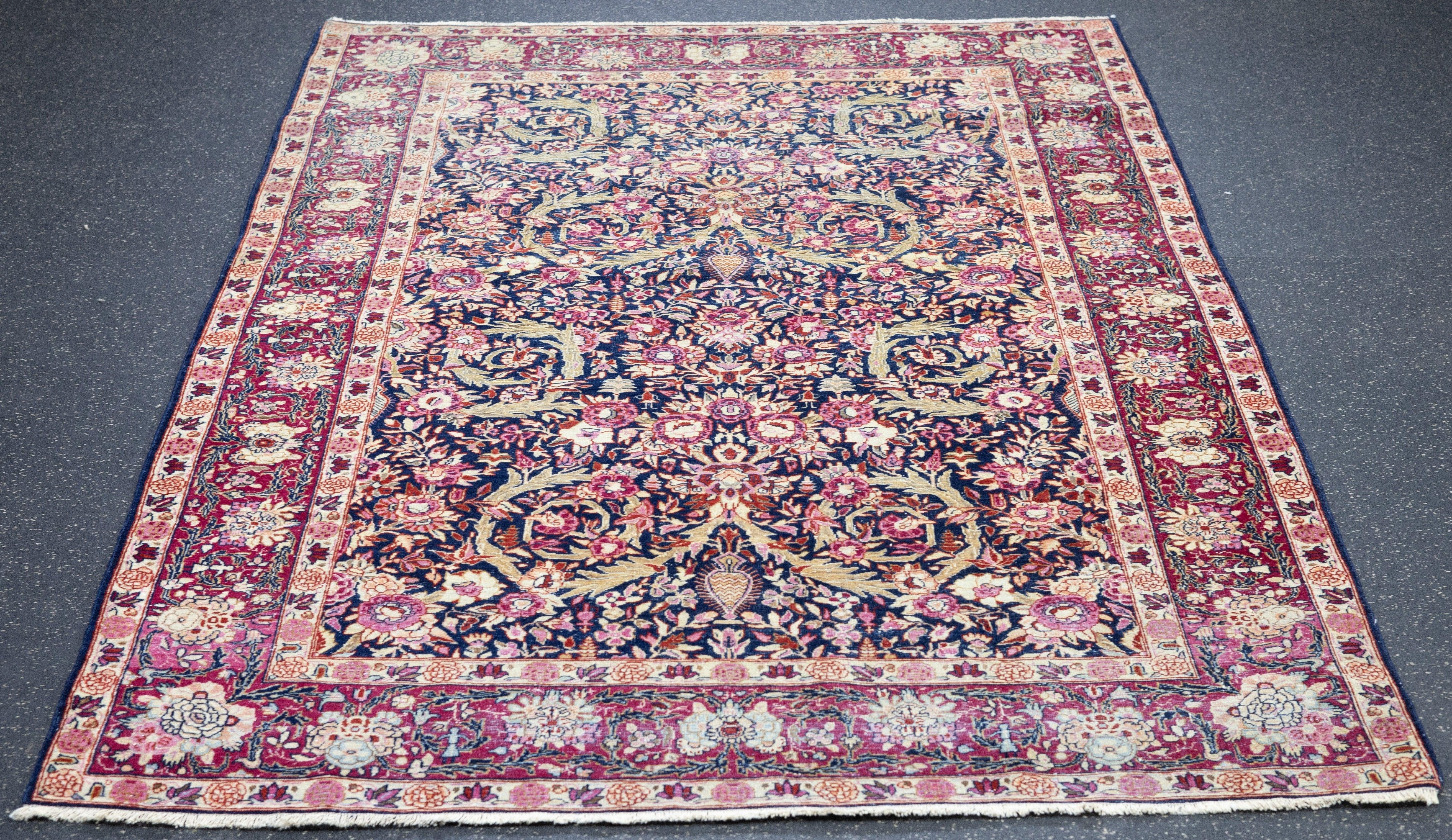 Antiker Lavar Kerman-Teppich 4'6'' x 6'7'' (19. Jahrhundert) im Angebot