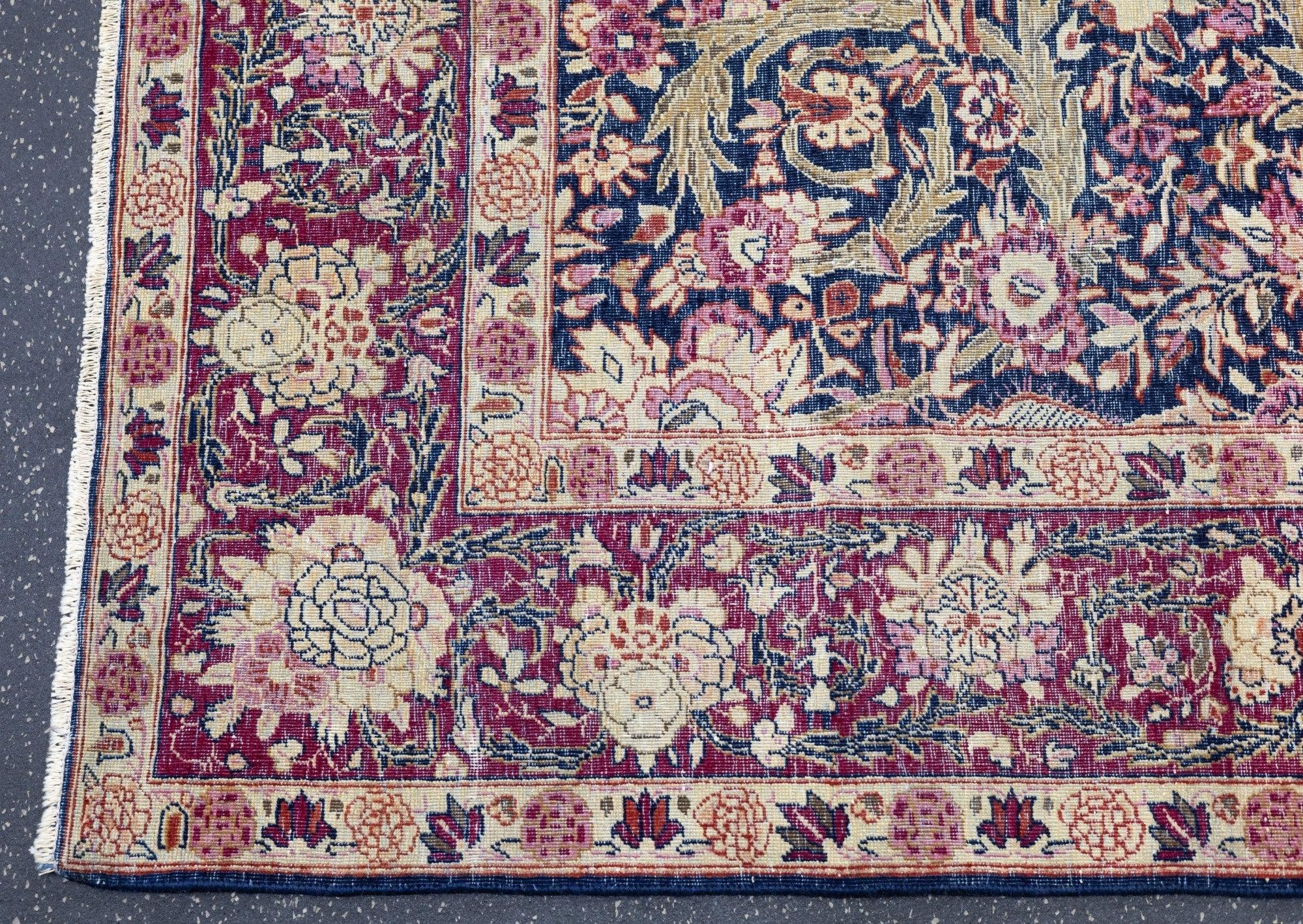 Antiker Lavar Kerman-Teppich 4'6'' x 6'7'' im Angebot 2
