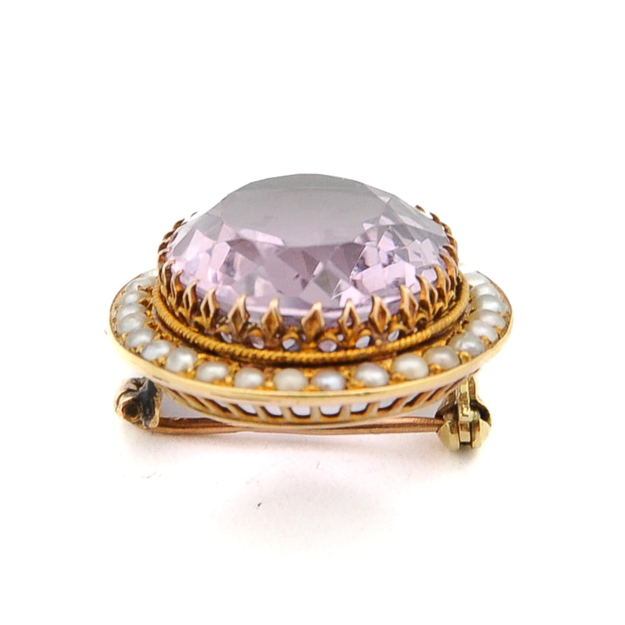 Antique Lavender Amethyst and Seed Pearl 14K Gold Brooch In Good Condition For Sale In Rotterdam, NL