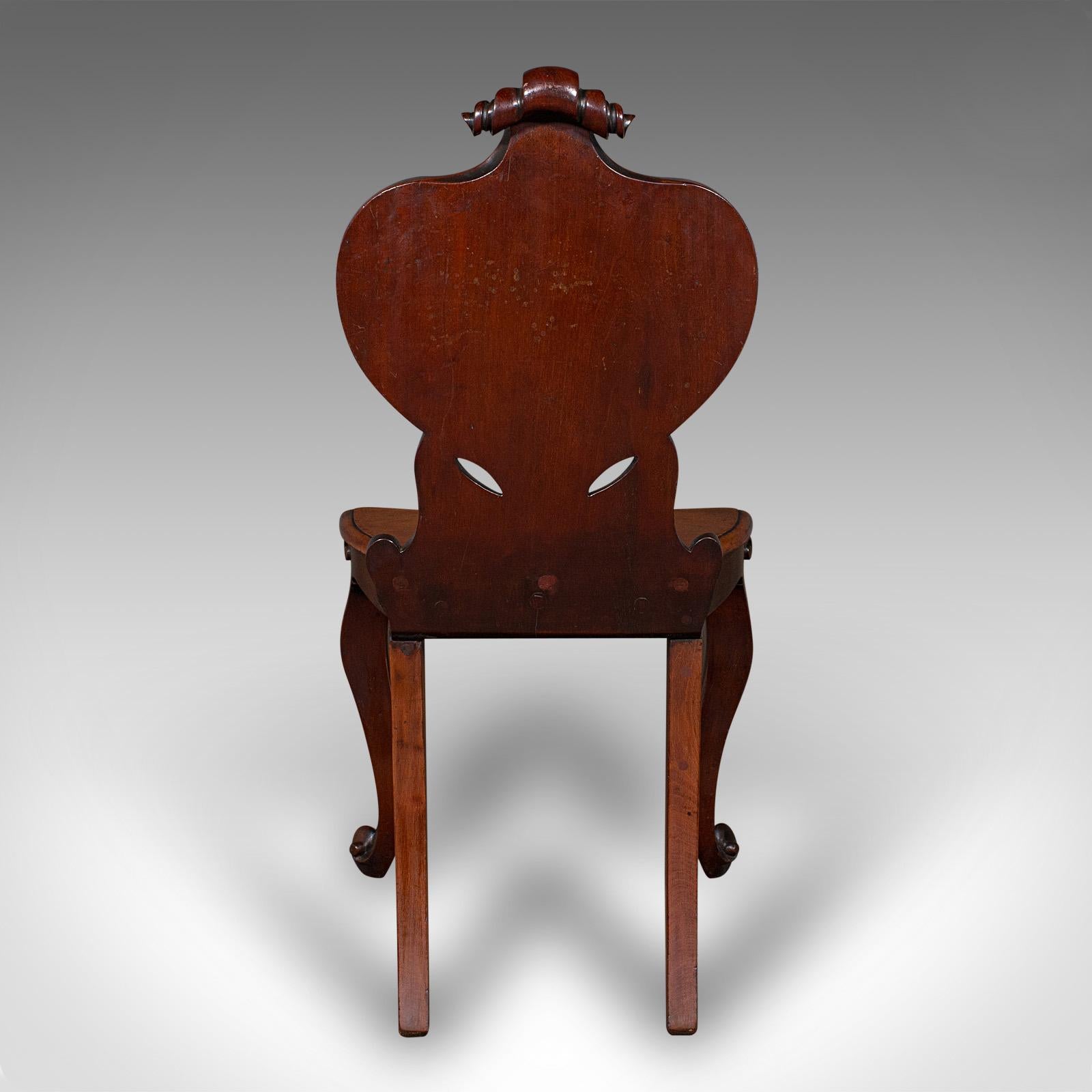 Antiker Law Chambers Hall Chair, schottisch, Nussbaumholz, Reception Seat, viktorianisch (Britisch) im Angebot