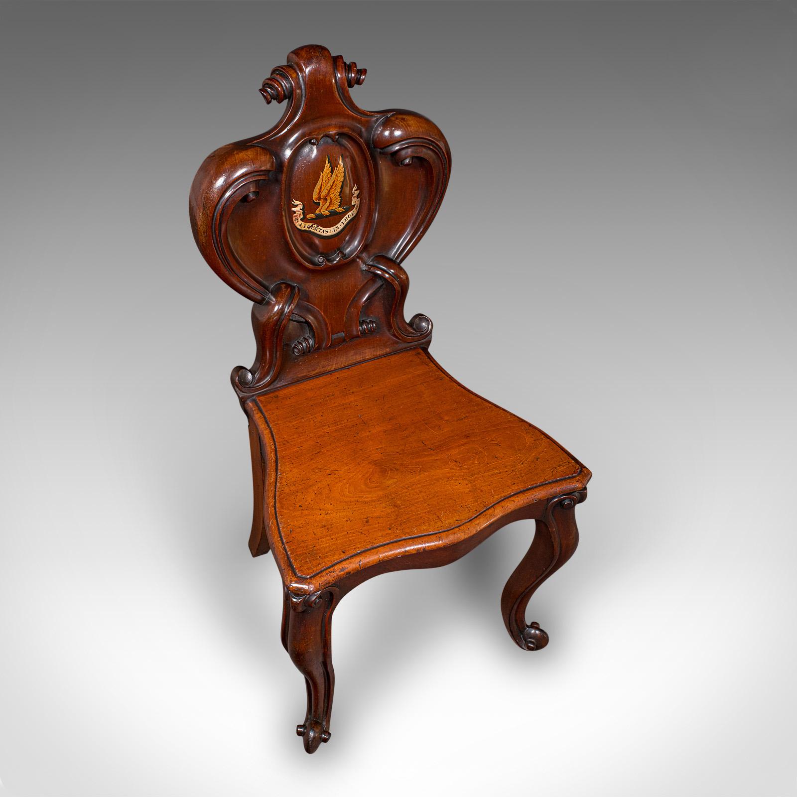 Antiker Law Chambers Hall Chair, schottisch, Nussbaumholz, Reception Seat, viktorianisch (Mittleres 19. Jahrhundert) im Angebot