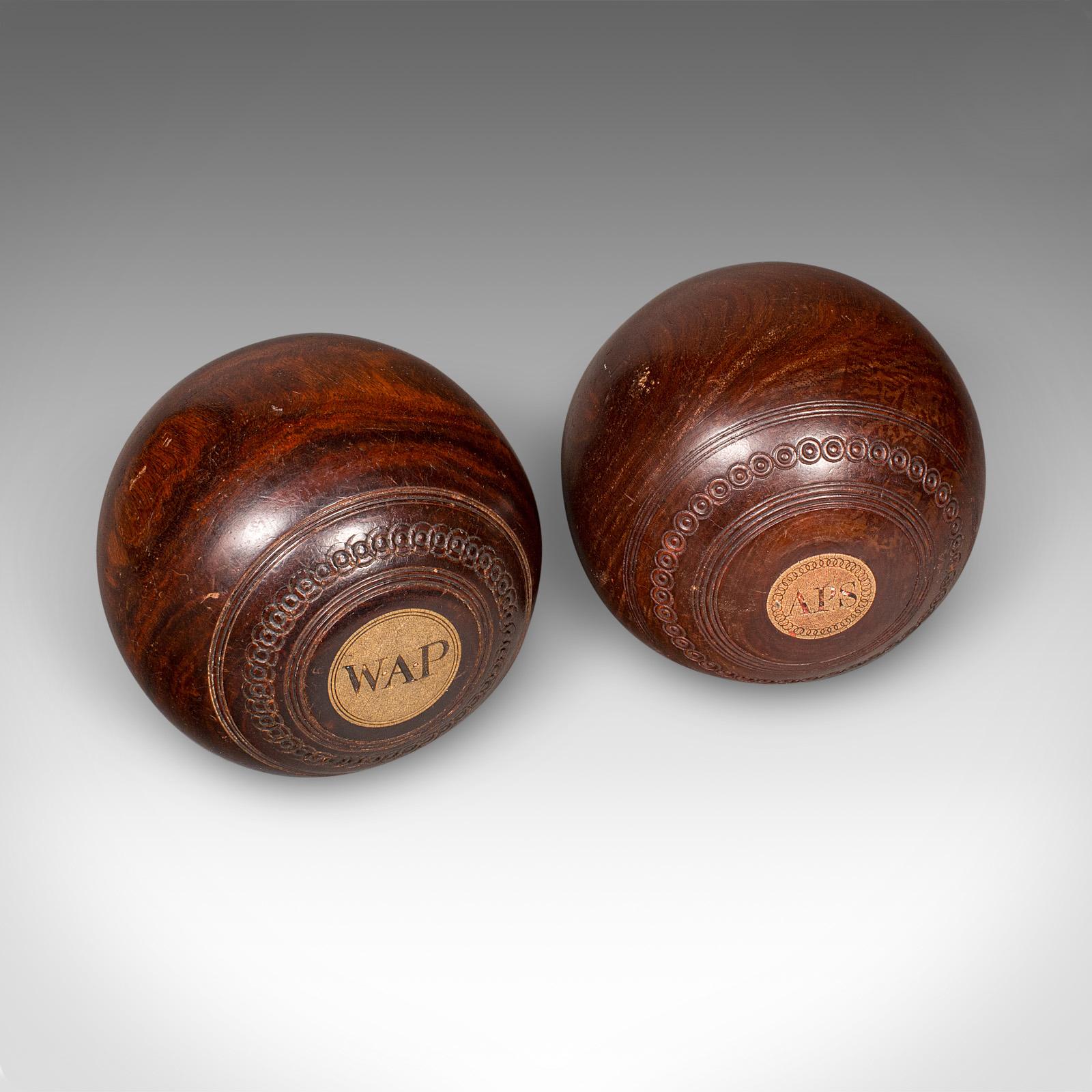 Britannique Jeu de boules de gazon ancien, anglais, Woods, valets en céramique, jeu de jardin, édouardien en vente