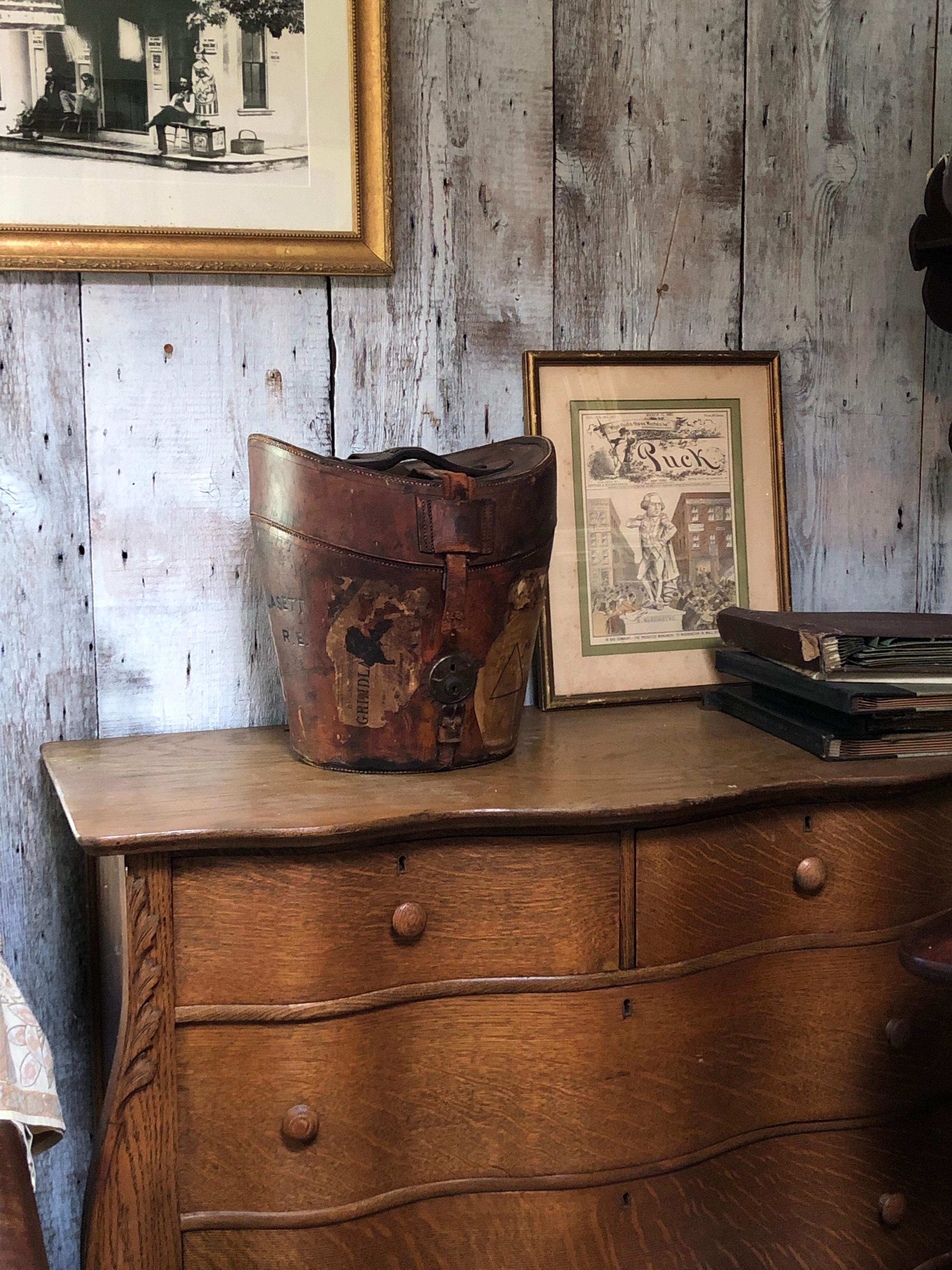 Antique Leather AN & CSL Triple Hat Box with Travel Stamps, Satin Lined, 1880s For Sale 12