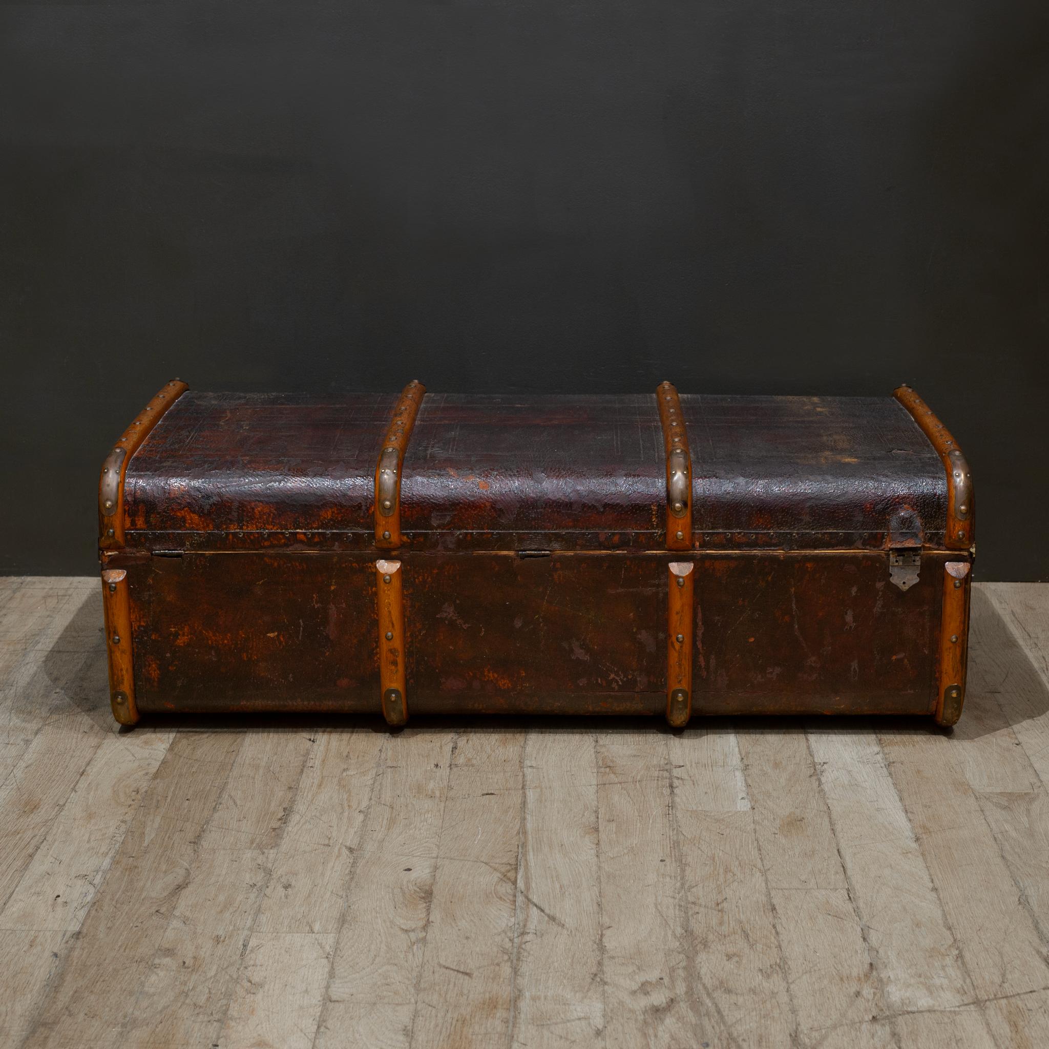 Antique Leather and Brass Steamer Trunk c.1880-1910 In Good Condition For Sale In San Francisco, CA