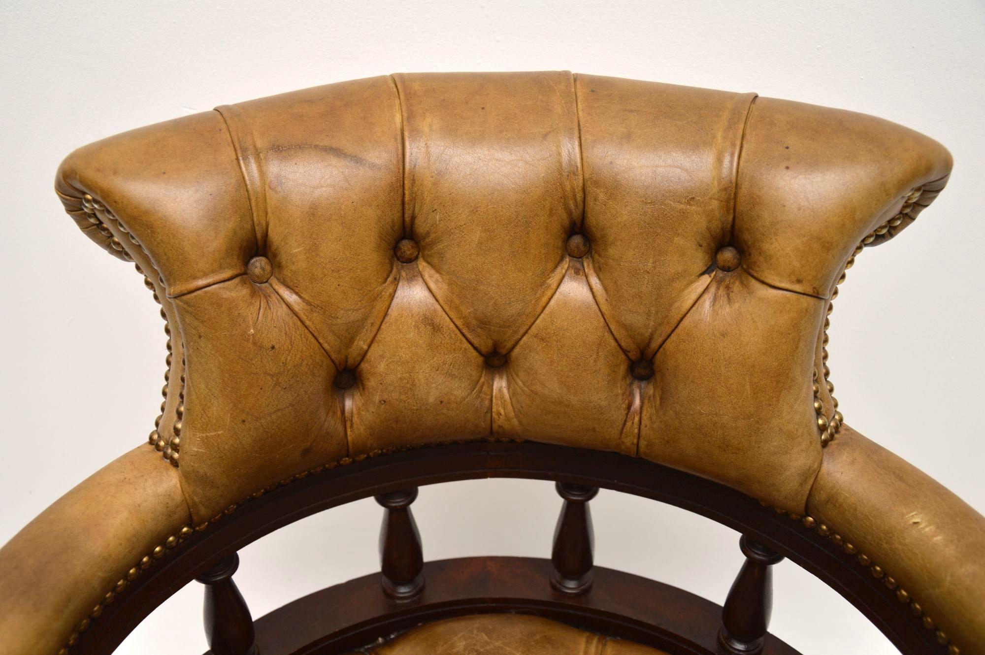 Antique Leather and Mahogany Swivel Desk Chair In Good Condition In London, GB