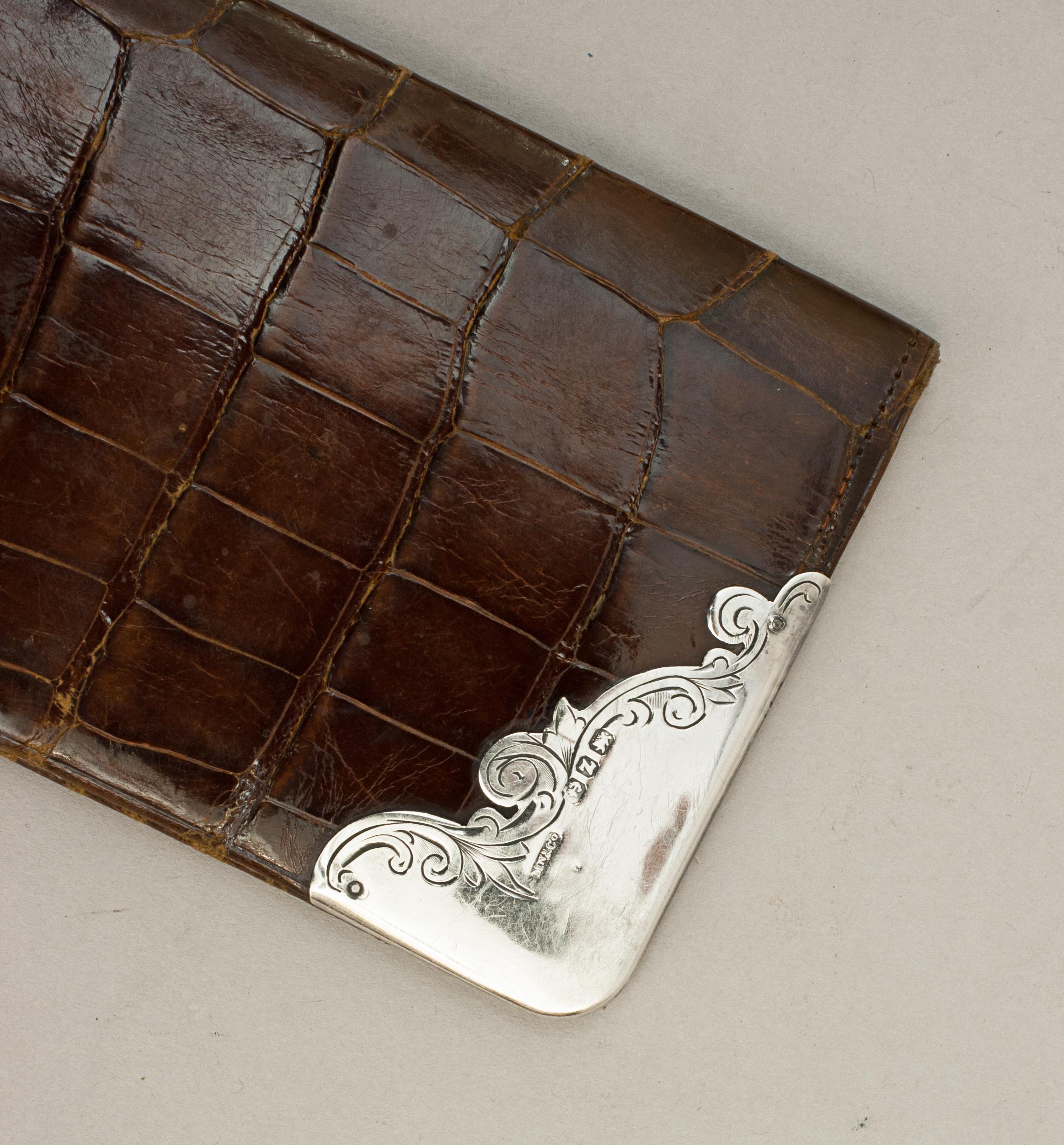 Antique Leather And Silver Wallet In Good Condition For Sale In Oxfordshire, GB