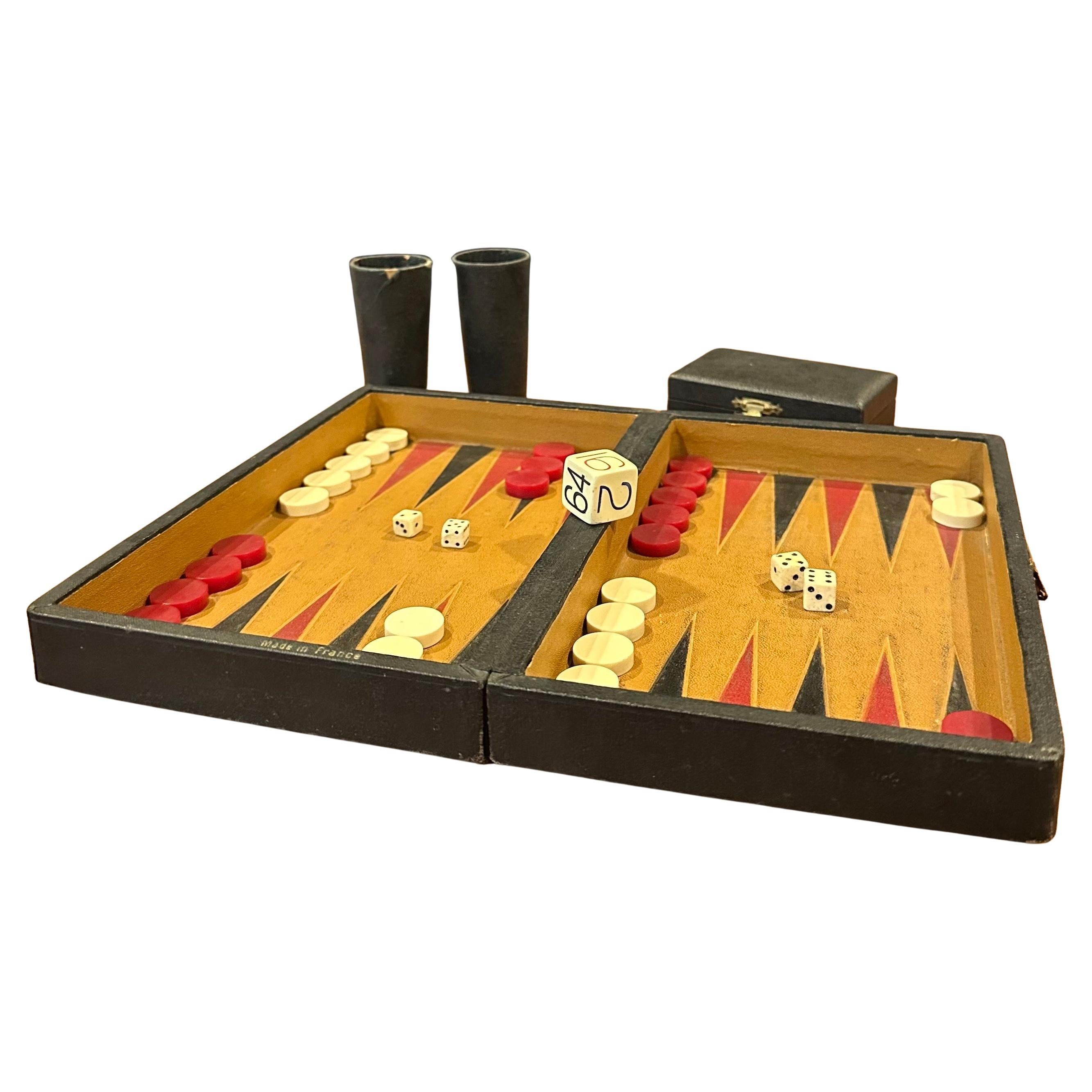 Antiguo Juego de Backgammon / Damas de Viaje de Cuero y Baquelita de Francia en venta 13