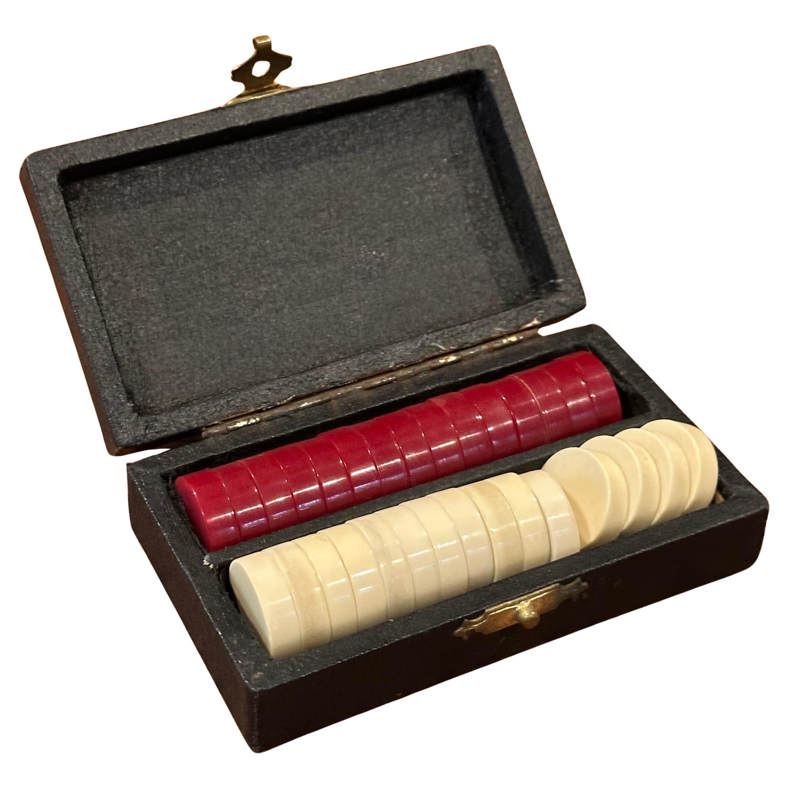 Antiguo Juego de Backgammon / Damas de Viaje de Cuero y Baquelita de Francia Art Decó en venta