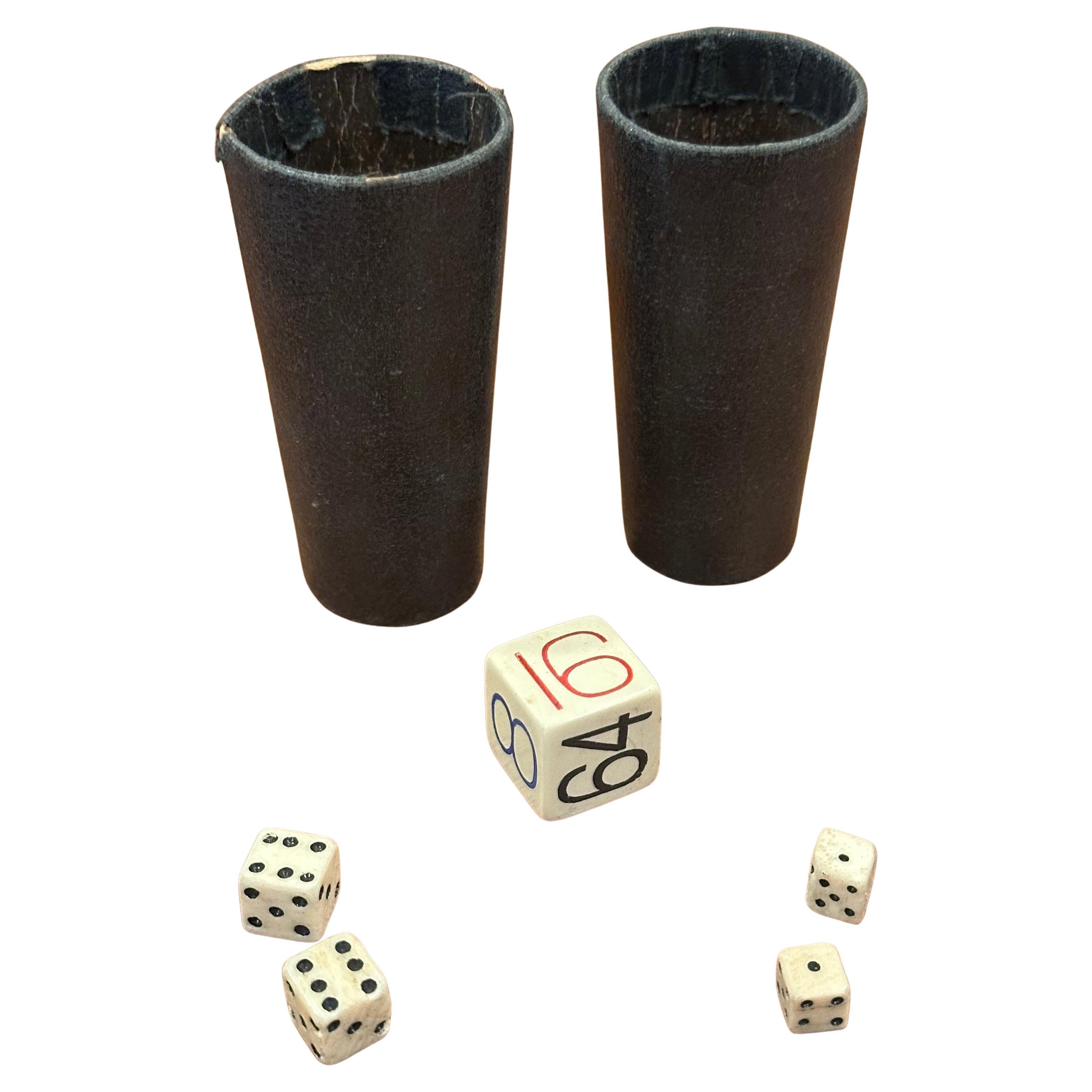 Antiguo Juego de Backgammon / Damas de Viaje de Cuero y Baquelita de Francia en Bueno estado para la venta en San Diego, CA