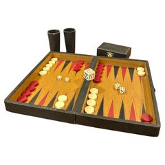 Antiguo Juego de Backgammon / Damas de Viaje de Cuero y Baquelita de Francia