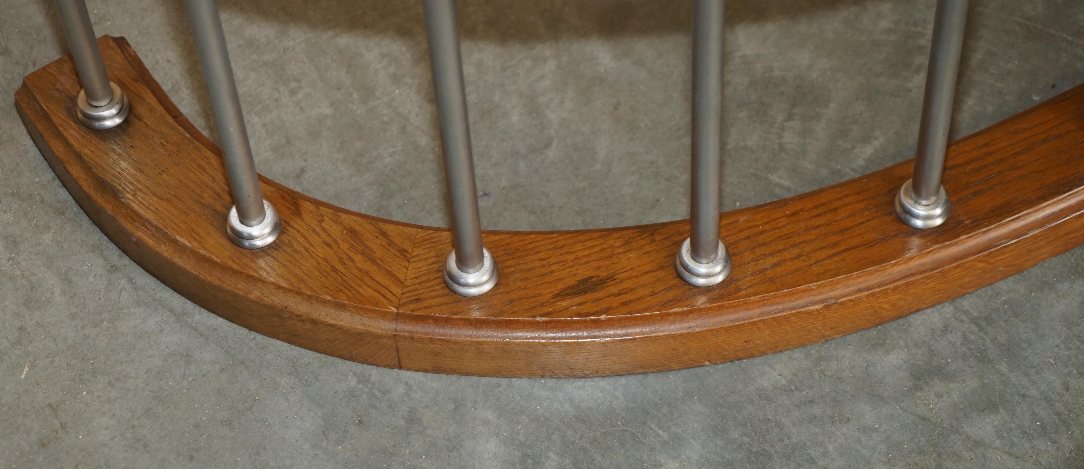 ANTiQUE FIREPLACE CLUB FENDER CHESTERFIELD VICTORIAN RESTORED DEMI LUNE FIREPLACE en vente 3